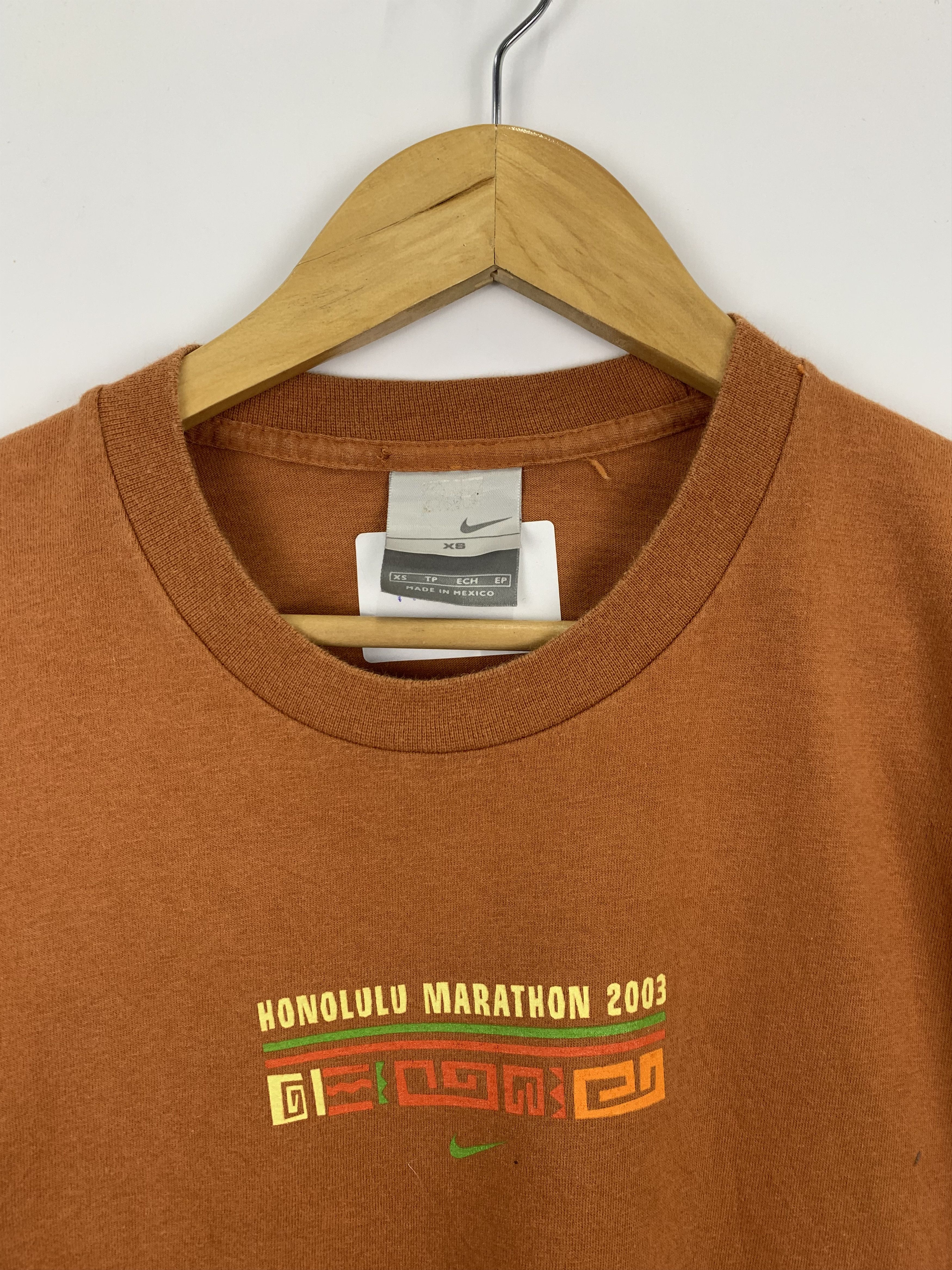 Nike × Vintage Vintage 2003 Nike Honolulu Marathon Tees TA0024 Size US XS / EU 42 / 0 - 6 Thumbnail