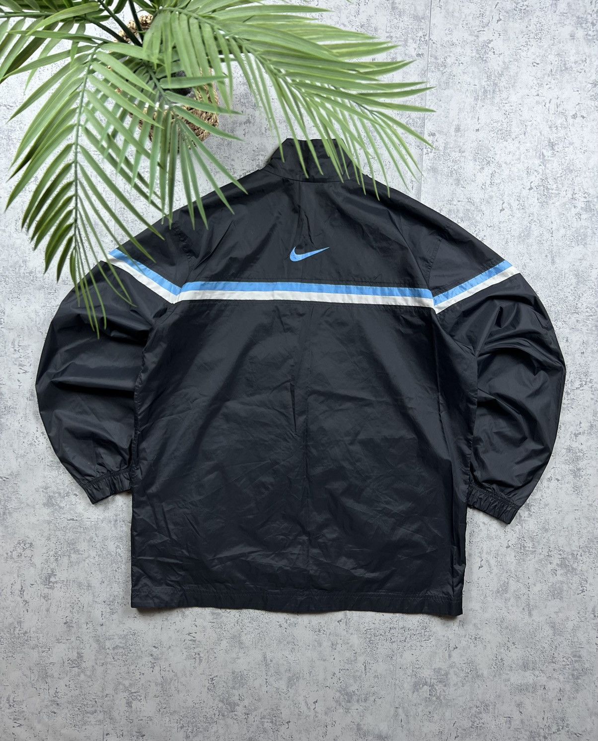 ナイキ DOUBLE SWOOSH QUILTED JACKET Nike Swoosh quilted field jacket in black | ASOS