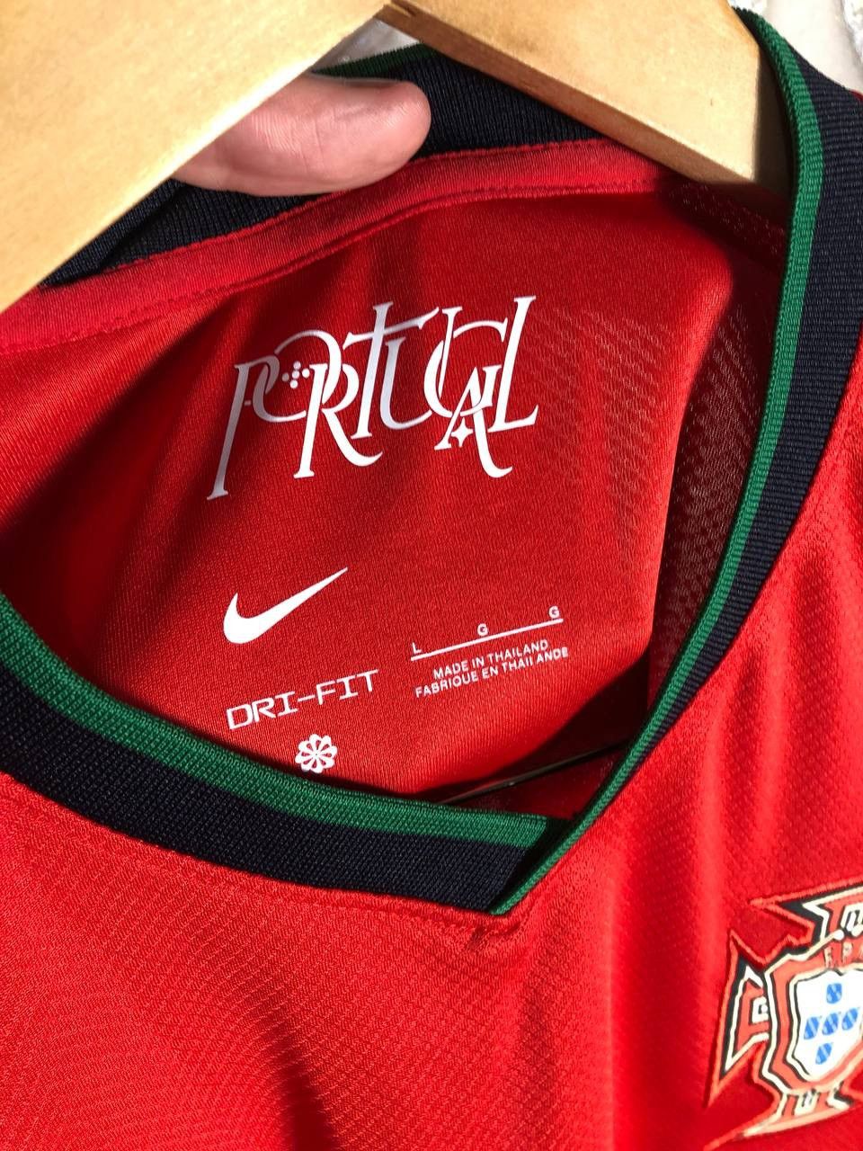 Nike VINTAGE NIKE PORTUGAL SOCCER JERSEY RONALDO BLOKE Y2K 90s Size US L / EU 52-54 / 3 - 4 Thumbnail