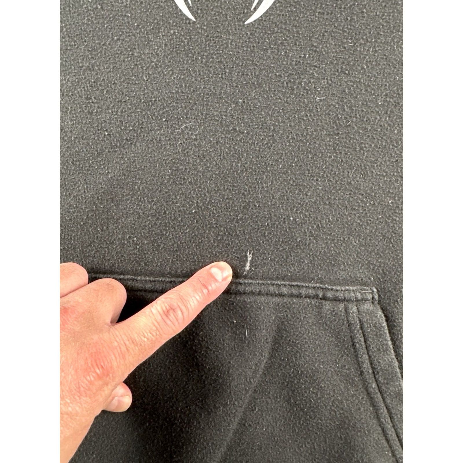 Logo 7 KUIU Hoodie Black Ram Logo Graphic Print Pullover Outdoor Performance Size L Men Regular Hooded Pockets Front Kangaroo Logo Size US L / EU 52-54 / 3 - 6 Thumbnail