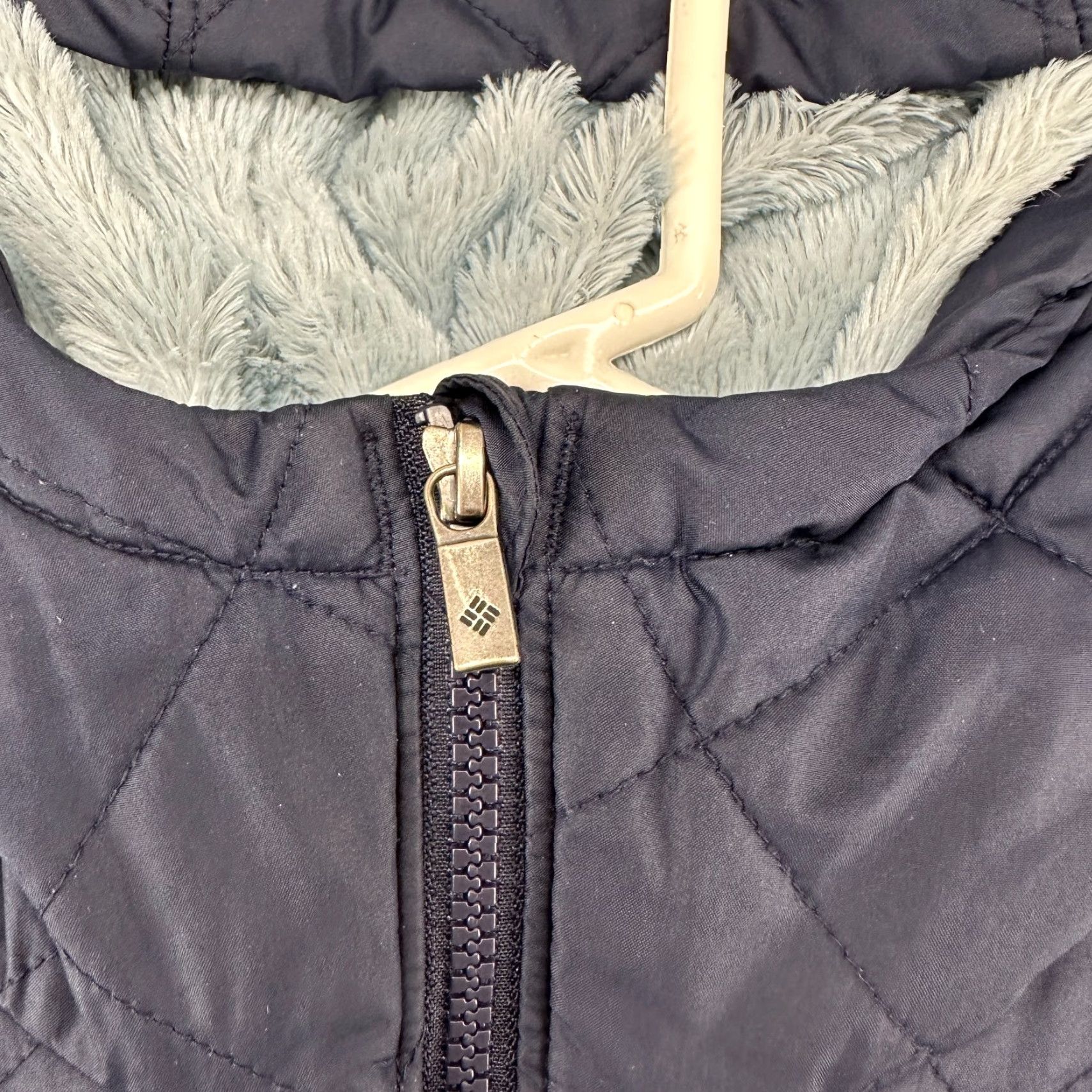 Vintage Columbia Jacket Womens XS Blue Navy Parka Quilted Hooded Sherpa Lined Polyester Jacket Kid: No Size XS / US 0-2 / IT 36-38 - 5 Thumbnail