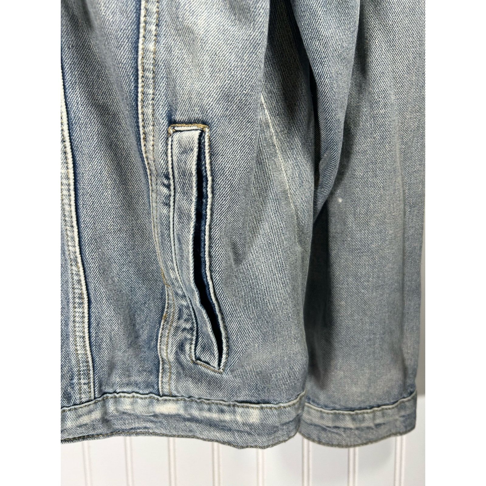 Other Victorious Men's Denim Jacket Removable Hood Size XL Size US XL / EU 56 / 4 - 6 Thumbnail