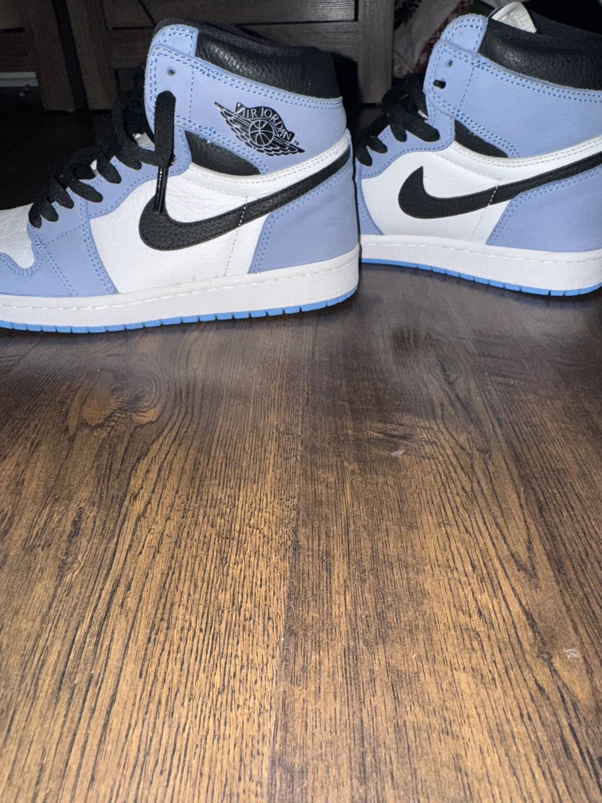 Jordan Brand Air Jordan 1 retro High OG university Blue Size US 8 / EU 41 - 1 Thumbnail
