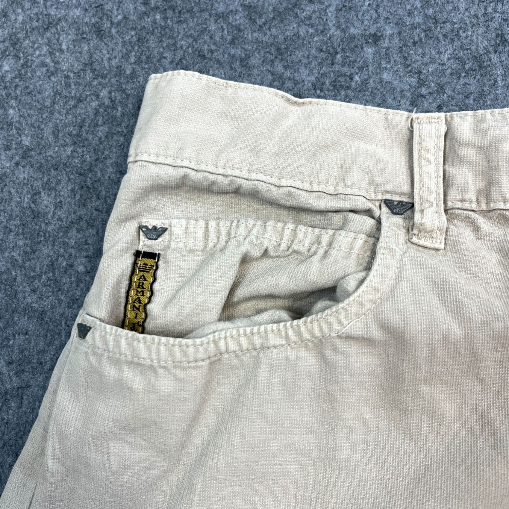 Vintage Armani Jeans Jeans Straight 30 32 Beige Vintage Italy Made Cotton Lightweight Mens Regular 5-Pocket Denim Size US 30 / EU 46 - 7 Thumbnail