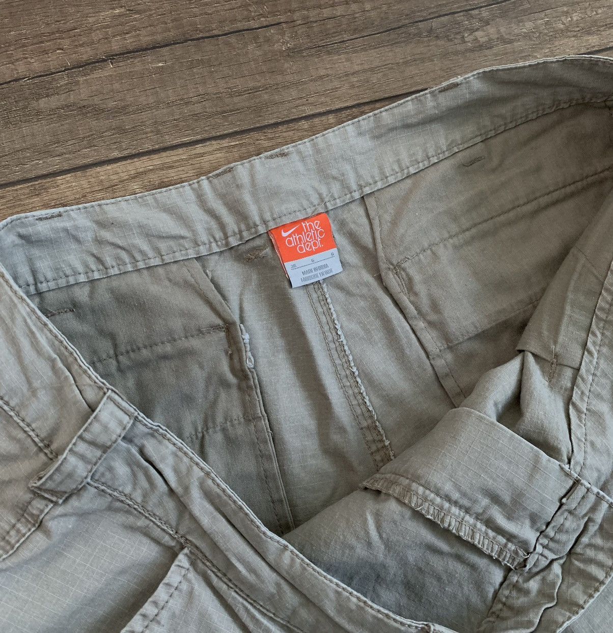 Nike Vintage Nike Cargo Shorts Purple Swoosh Travis Scott Style Size US 36 / EU 52 - 4 Thumbnail