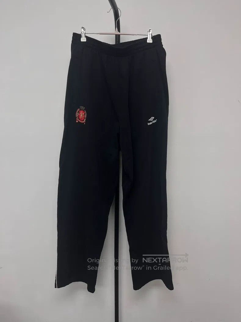 Balenciaga Balenciaga size S Manchester United Embroidered Logo Pants Size US 27 - 1 Thumbnail