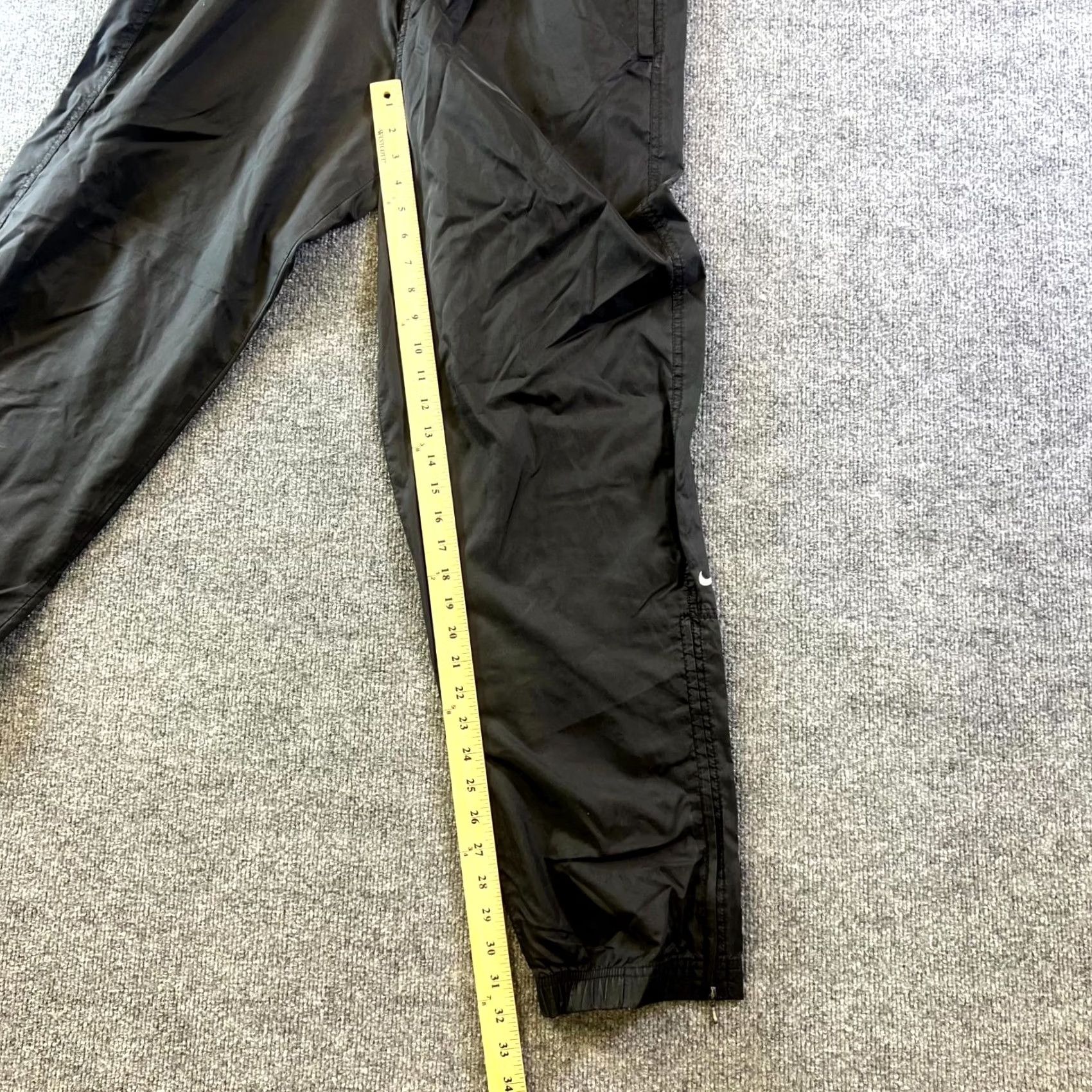 Nike VINTAGE Nike Track Pants Mens Medium Black Swoosh Logo Ankle Zip Performance Size US 31 - 4 Thumbnail