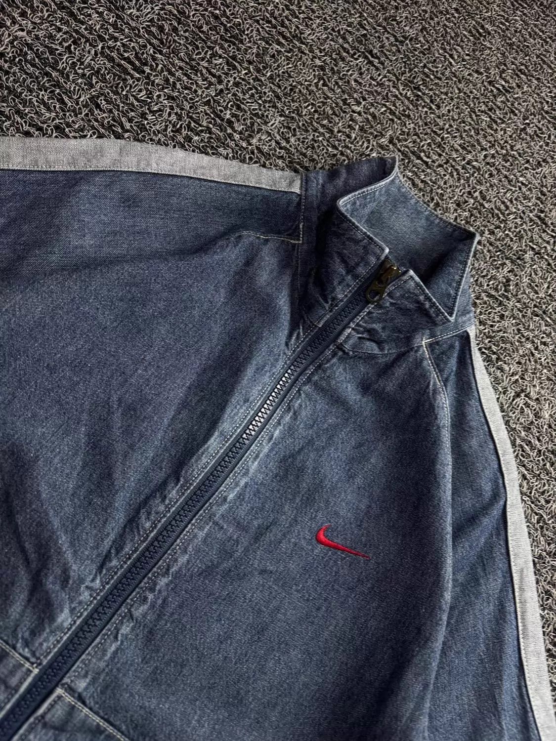 Nike Nike Vintage Logo Distressed Denim Jacket Unisex 140 Size US XS / EU 42 / 0 - 4 Thumbnail
