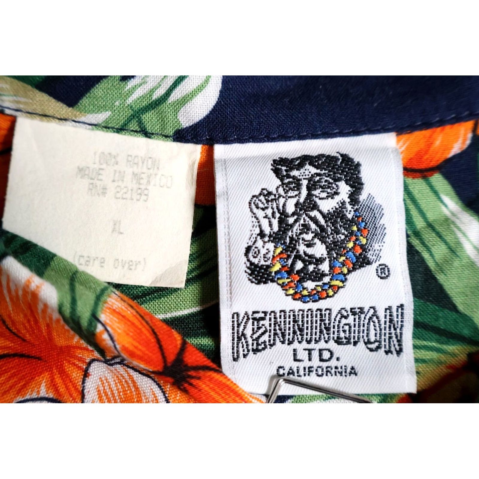 Vintage Kennington Loop Collar Shirt Men's XL Blue Pineapple Floral Rayon VTG 80s Size US XL / EU 56 / 4 - 3 Thumbnail