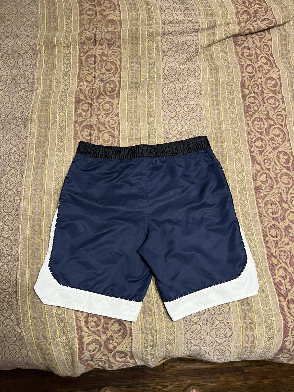 Nike Vintage Nike Basketball Retro Shorts Size US 36 / EU 52 - 2 Thumbnail