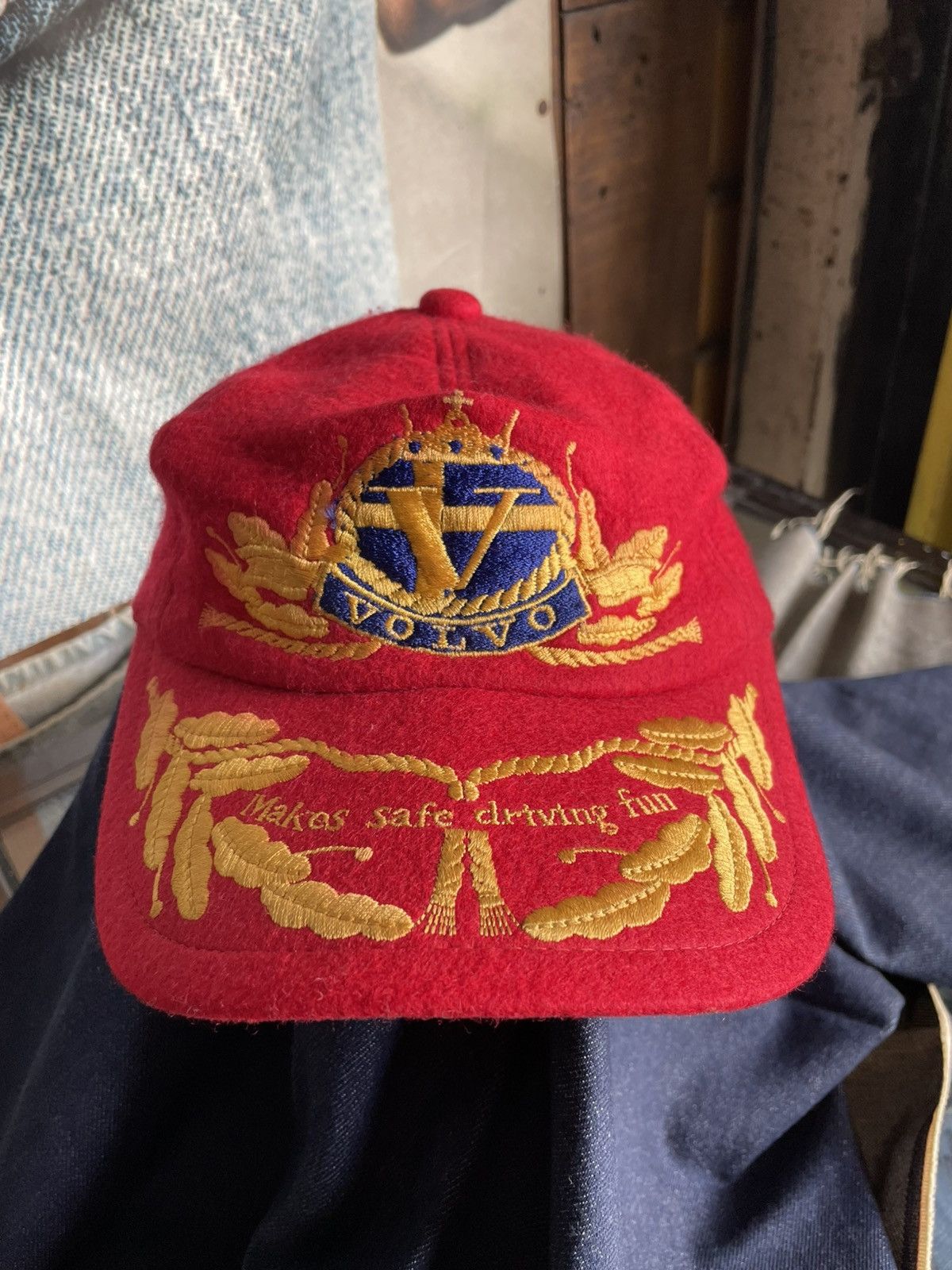 Formula 1 VINTAGE VOLVO Japan Snapback Embroidery logo gold chain Rare Size ONE SIZE - 3 Thumbnail