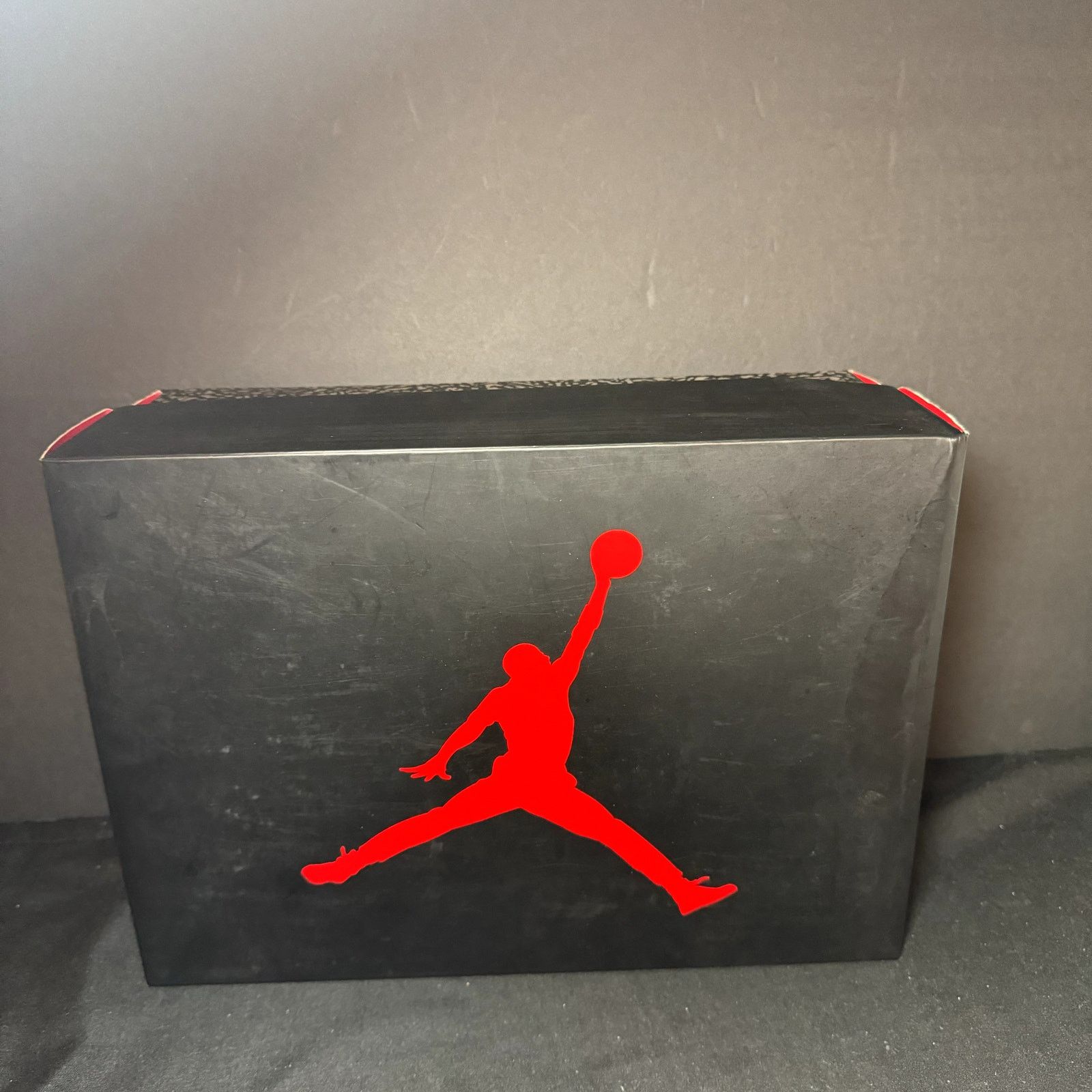 Jordan Brand × Nike Size 6 Nike Air Jordan 3 Retro GS Hide N' Sneak Men's Shoes Size US 6 / EU 39 - 11 Thumbnail