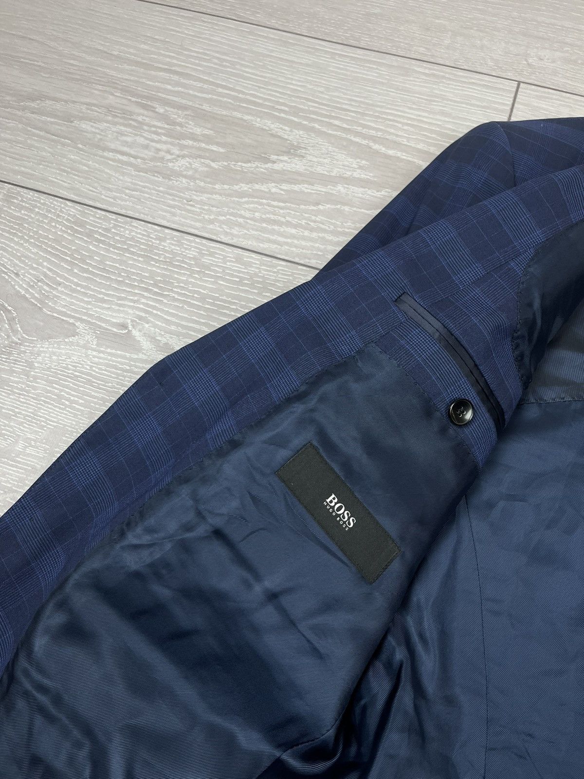 Hugo Boss Hugo Boss Wool/Silk Plaid Blue Two Buttons Suit Blazer Pants Size 36R - 13 Thumbnail
