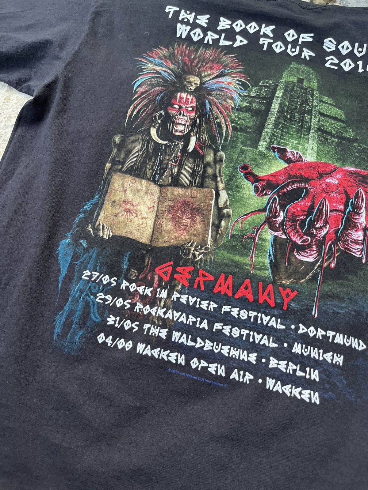 Band Tees × Iron Maiden × Vintage Vintage Iron Maiden Germany flag the book of souls tour tee Size US XL / EU 56 / 4 - 23 Thumbnail