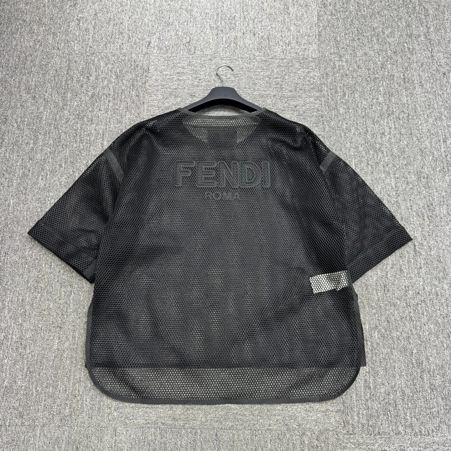 Fendi Fendi Cutout Short Sleeve T-Shirt M Size US M / EU 48-50 / 2 - 5 Thumbnail