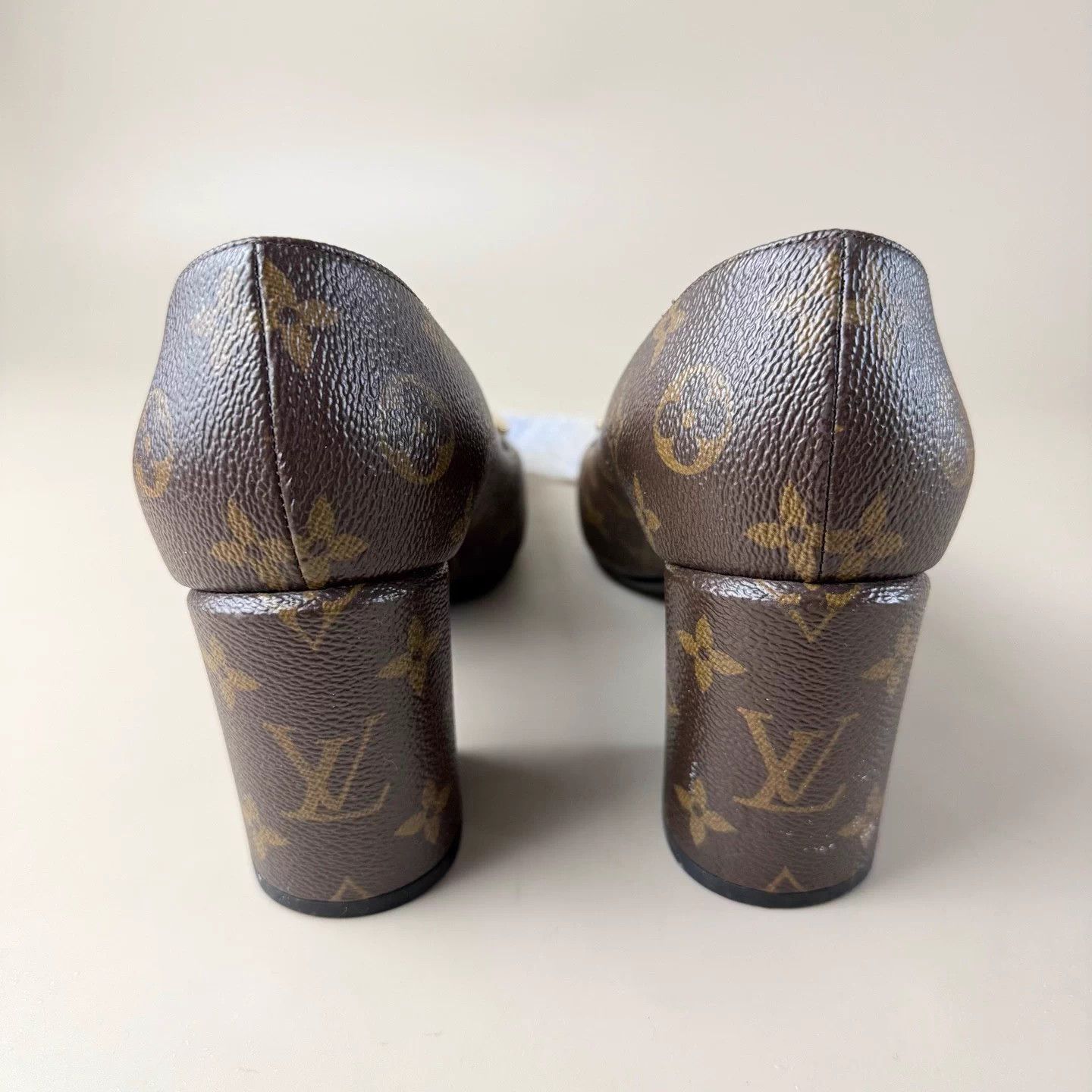 Louis Vuitton Louis Vuitton Monogram Gold Silver Pumps 39.5 EU 95New Size US 8.5 / IT 38.5 - 3 Thumbnail