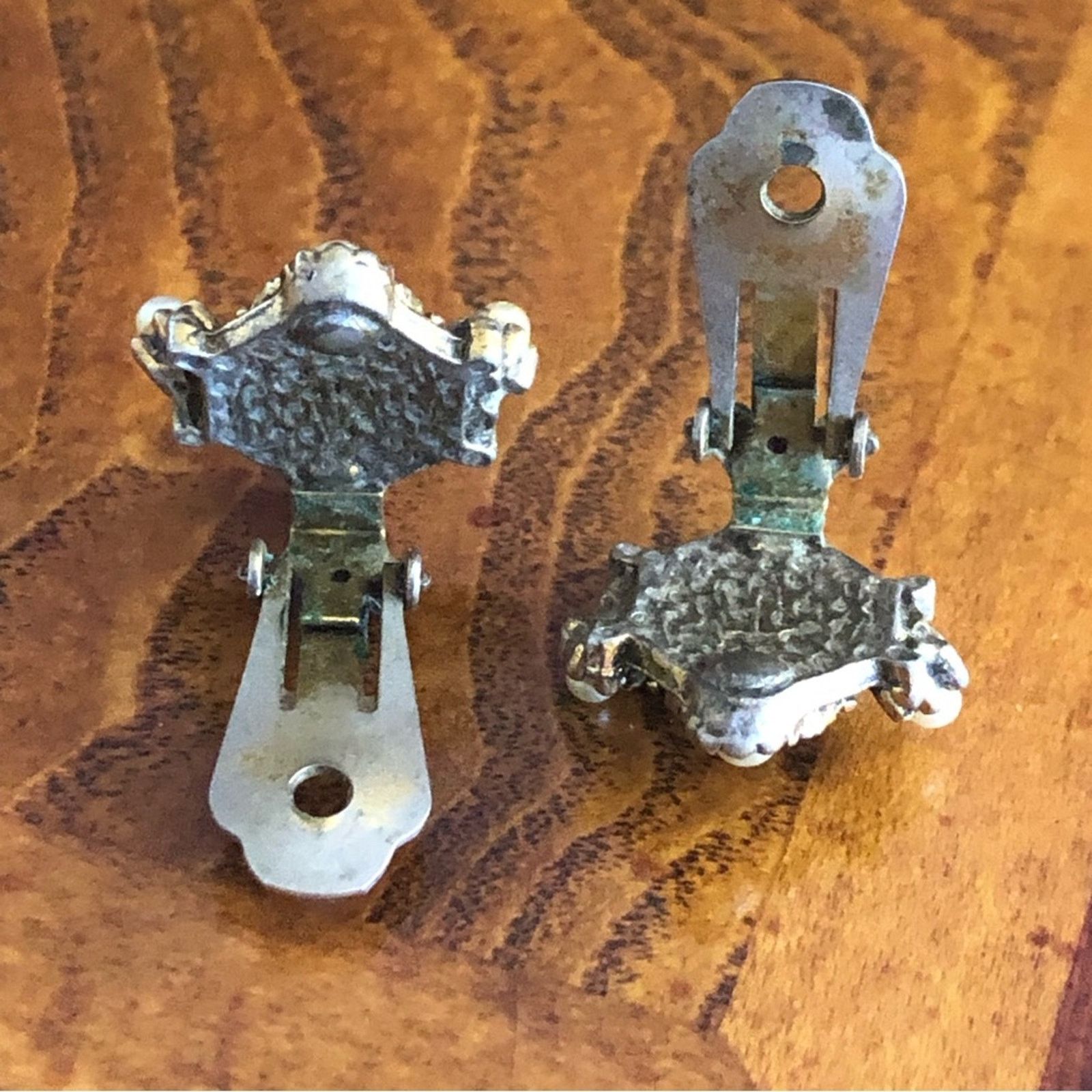 Vintage Antique Edwardian era ruby stone mini pearl clip on earrings Size ONE SIZE - 9 Thumbnail