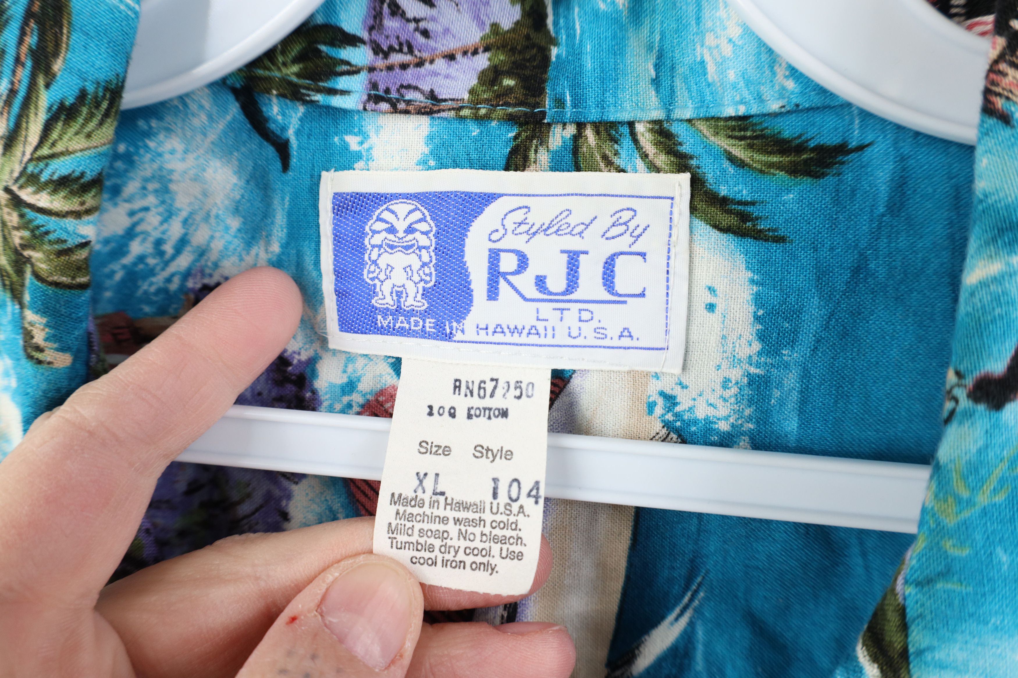 Vintage Vintage 90s Hawaiian Fish All Over Print Camp Collar Shirt Size US XL / EU 56 / 4 - 9 Thumbnail
