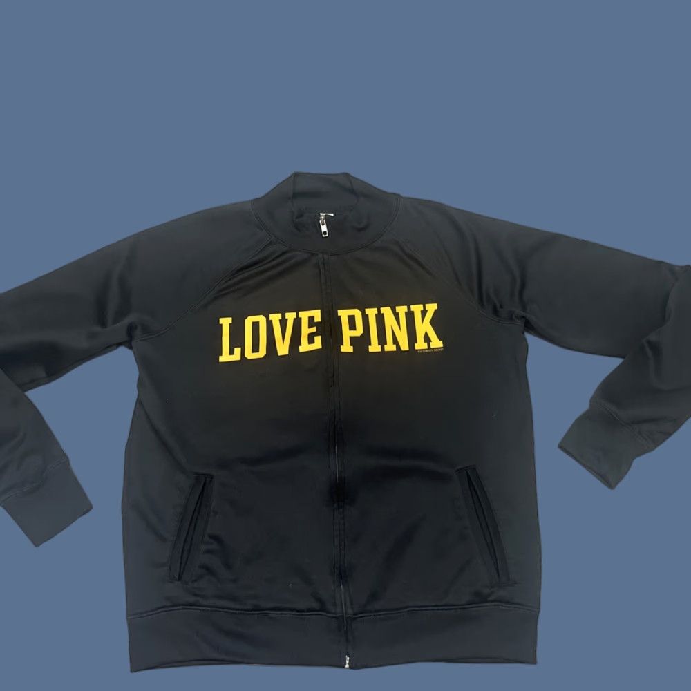 Victoria's Secret Victoria's Secret PINK University of Iowa Hawkeyes Jacket Black Gold Athletics L Women Track Fitness Jacket Regular Full Zip Pockets 5th & Ocean Wool? Size L / US 10 / IT 46 - 1 Thumbnail
