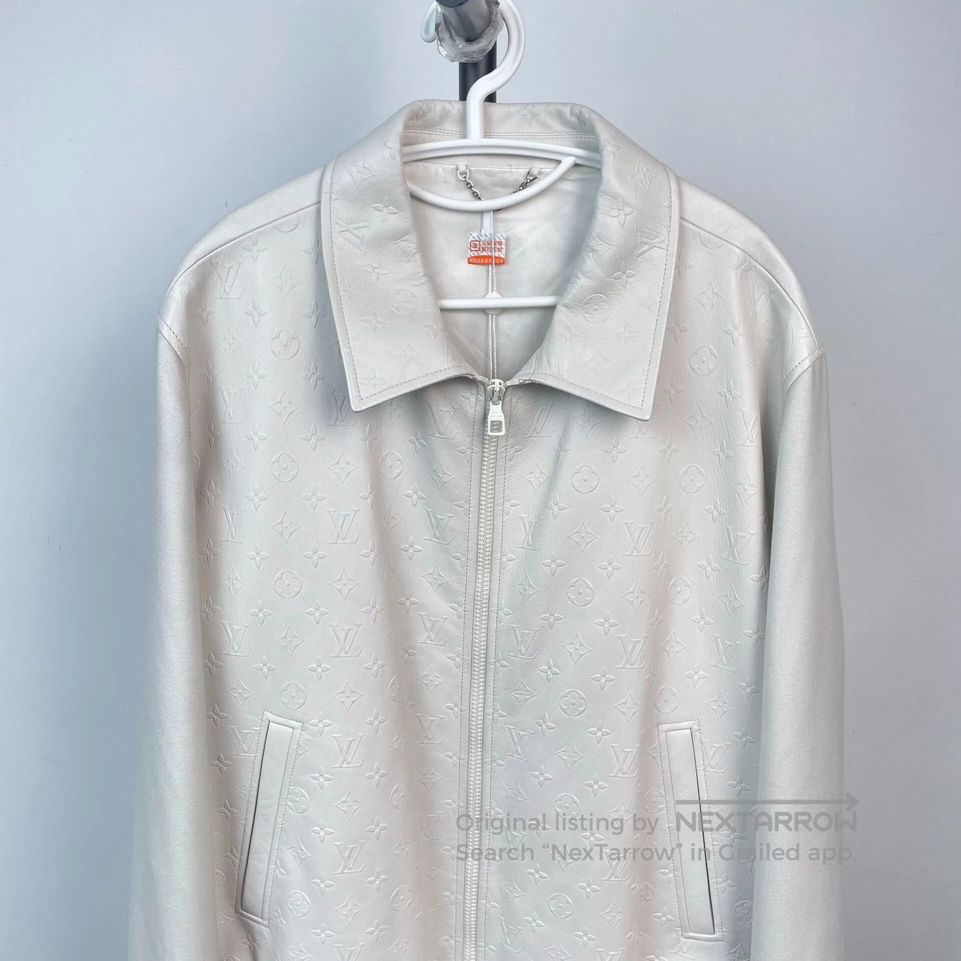 Louis Vuitton Louis Vuitton White print leather lapel long-sleeve jacket Size US L / EU 52-54 / 3 - 3 Thumbnail