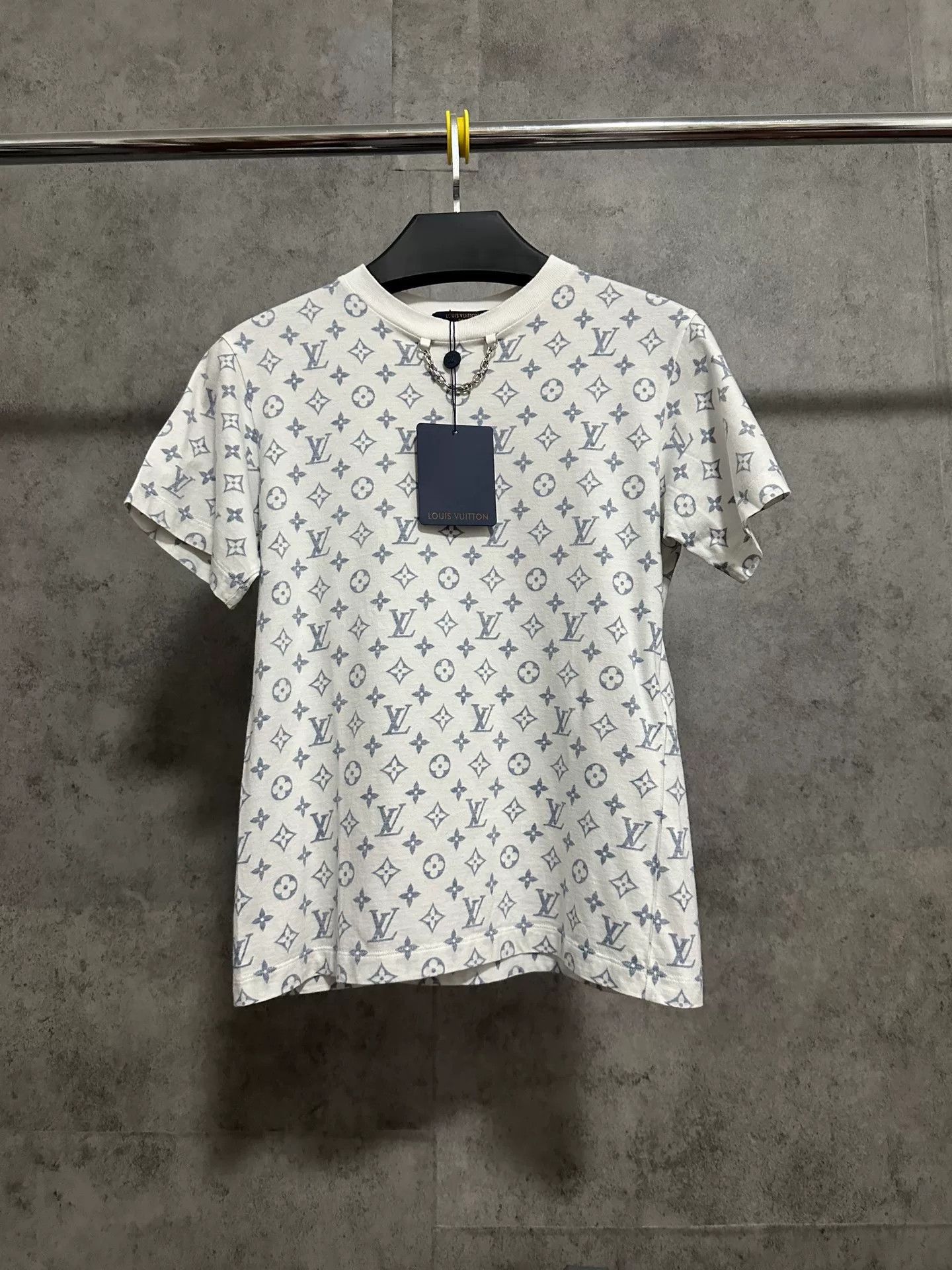 Louis Vuitton Louis Vuitton Monogram Short-Sleeve T-Shirt Size XS / US 0-2 / IT 36-38 - 1 Thumbnail