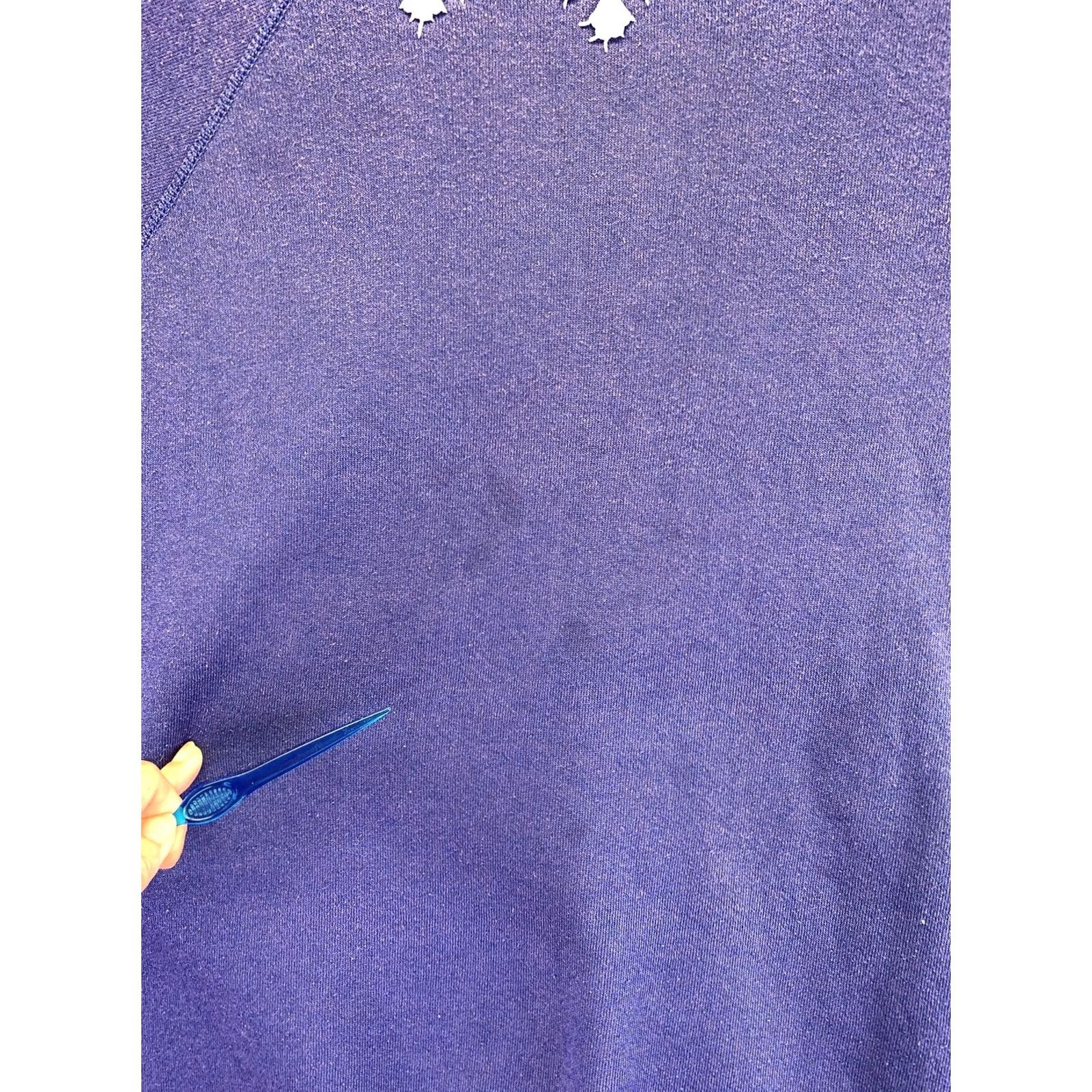 Tultex VINTAGE Tultex Snowflake Embroidered Blue Womens Sweatshirt 1990s Made in USA Size L Size L / US 10 / IT 46 - 5 Thumbnail