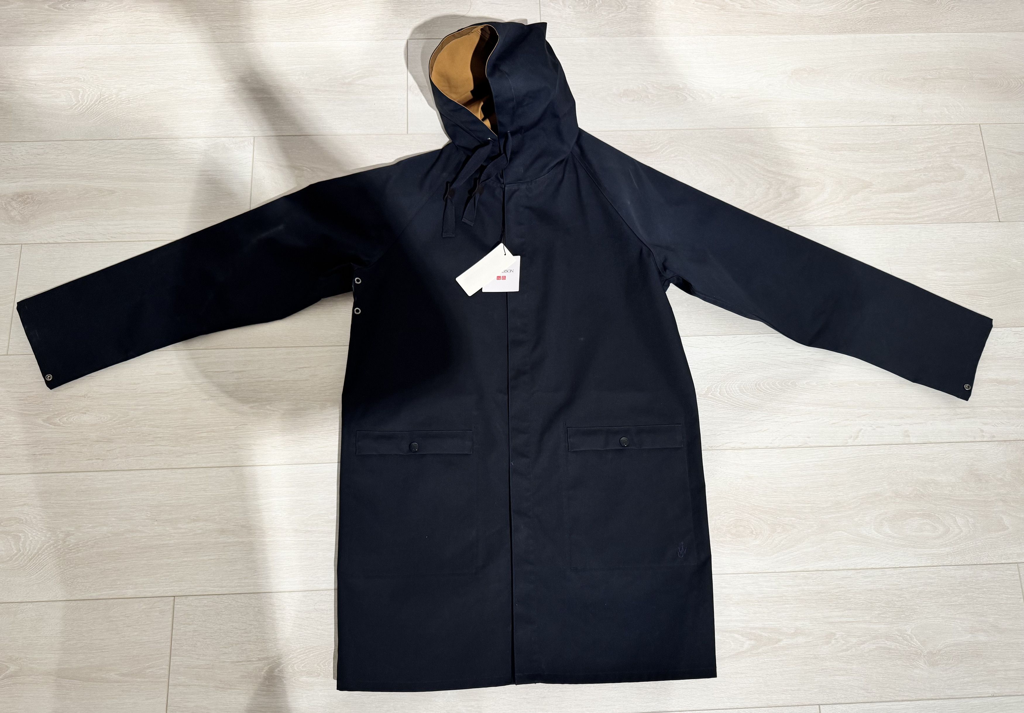 JW Anderson × Uniqlo Uniqlo X JW Anderson Windproof Reversible Raincoat Size US S / EU 44-46 / 1 - 1 Thumbnail