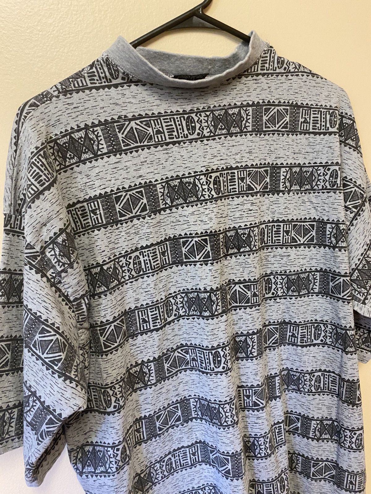 Vintage 34th Street Tribal Skater T-Shirt Size US L / EU 52-54 / 3 - 3 Thumbnail