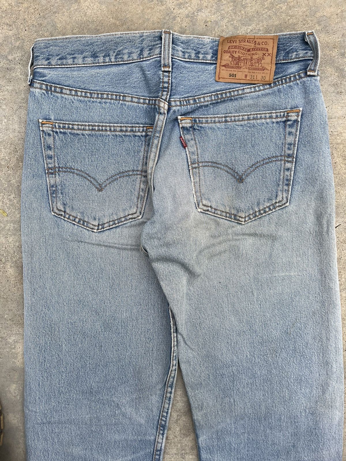 Levi's × Vintage VINTAGE LEVI’S 501 FADED LIGHT BLUE JEANS Size US 31 - 3 Thumbnail