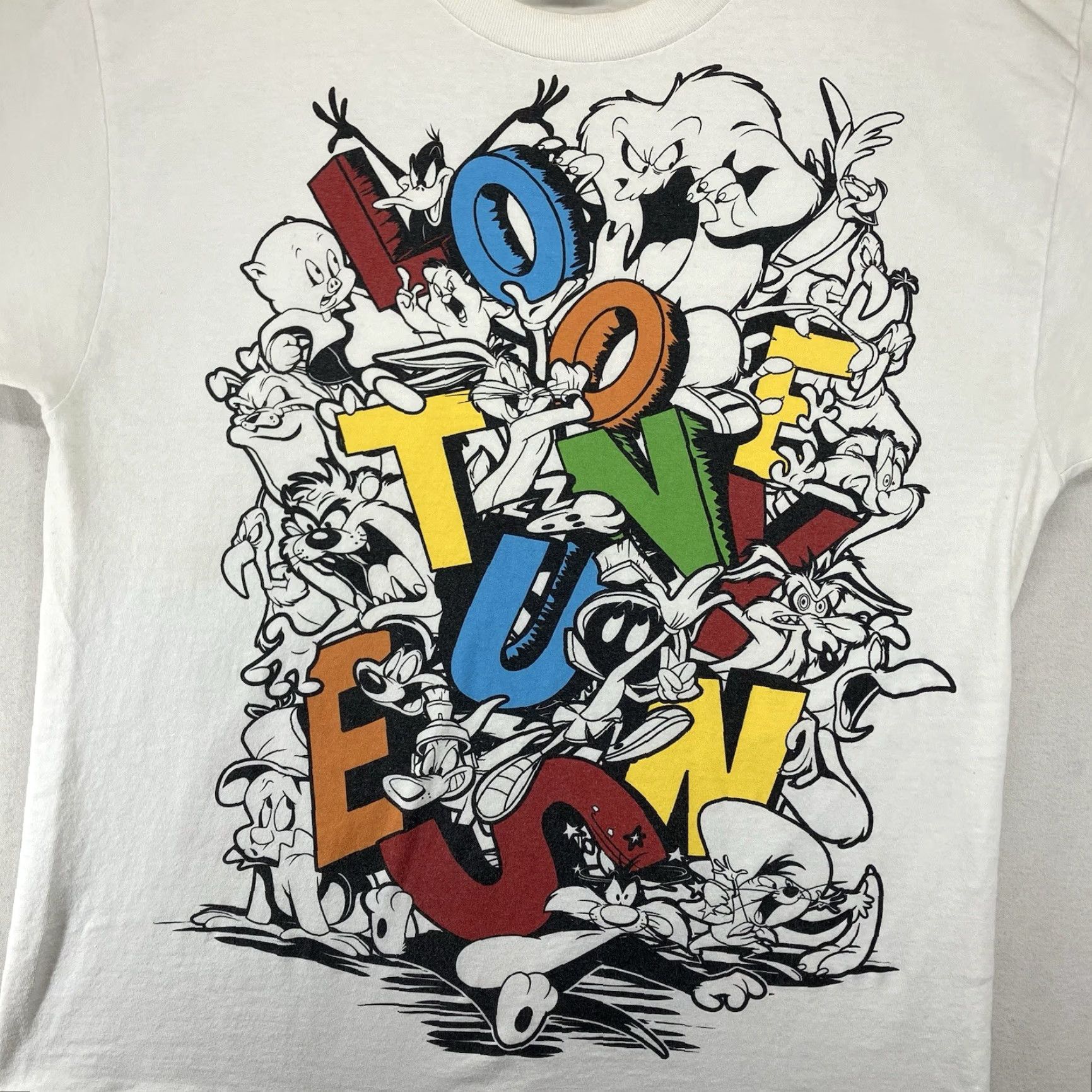 Vintage VINTAGE Looney Tunes Shirt Men L White 90s Bugs Bunny Front Graphic Fifth Sun Classic Logo T-Shirt Size US L / EU 52-54 / 3 - 3 Thumbnail