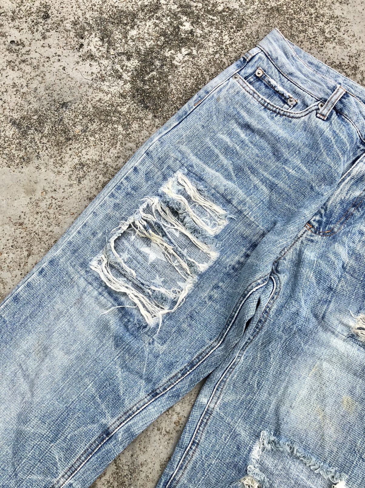 Hypebeast × If Six Was Nine RIPPED DISTRESSED JEANS Size 30" / US 8 / IT 44 - 4 Thumbnail
