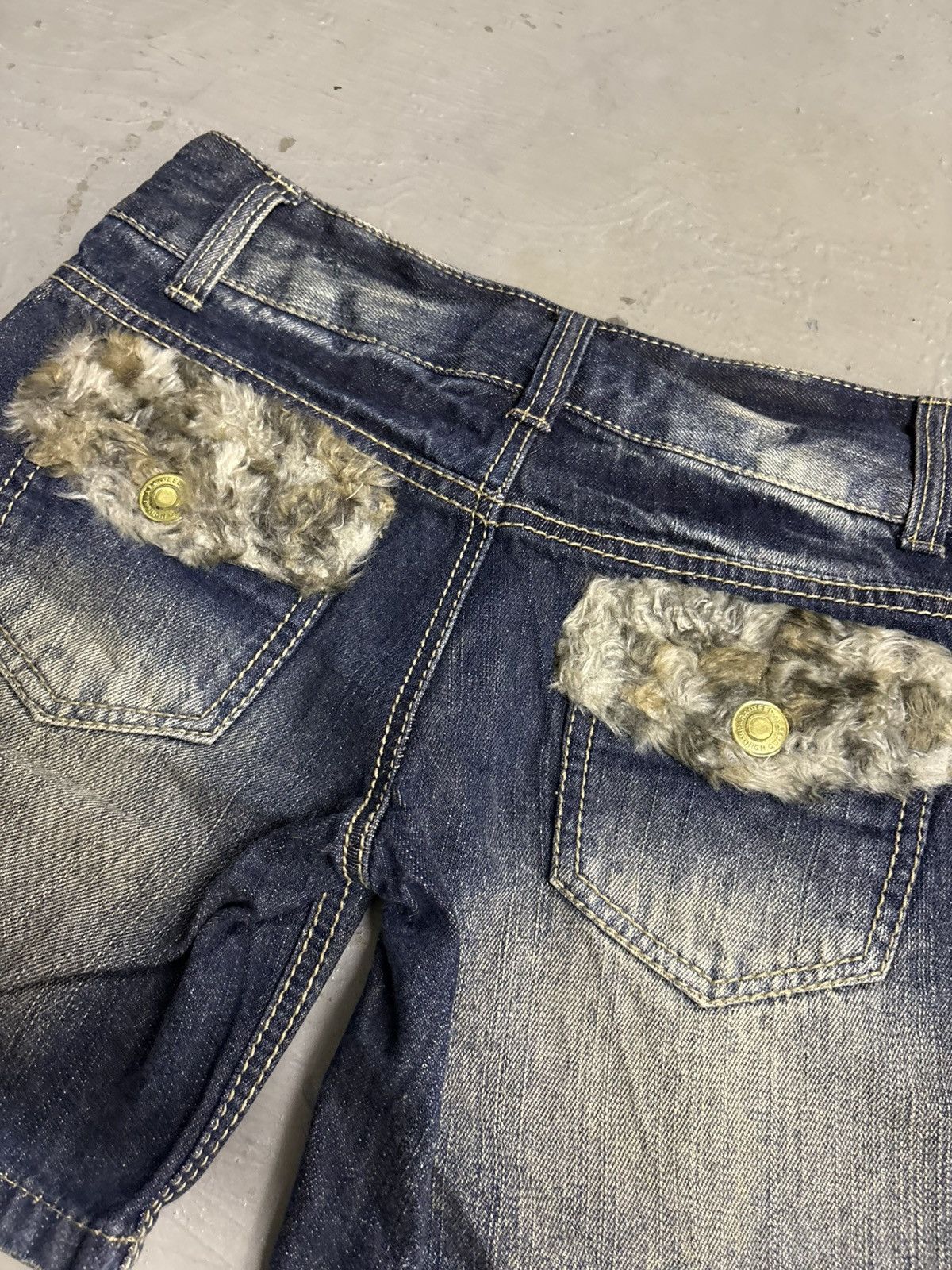 Hysteric Glamour Y2K Glamour Vintage Sexy Faux Fur Denim Super Mini Shorts Size 30" / US 8 / IT 44 - 10 Thumbnail