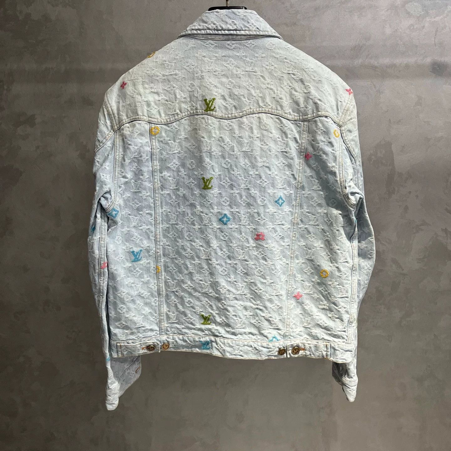 Louis Vuitton Louis Vuitton Light Blue Logo Embroidered Denim Jacket Size US M / EU 48-50 / 2 - 5 Thumbnail