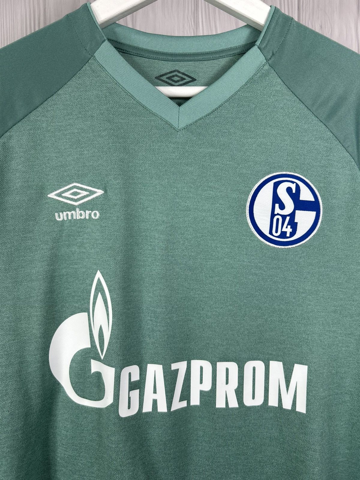 Umbro SCHALKE 04 20/21 THIRD FOOTBALL SHIRT JERSEY UMBRO SIZE L Size US L / EU 52-54 / 3 - 5 Thumbnail