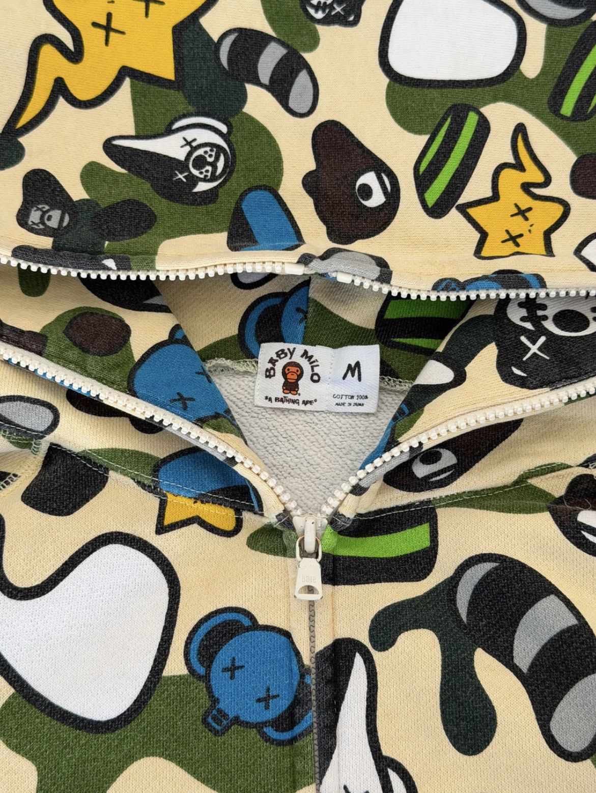 Bape × Kaws baby milo bape x kaws animal kingdom full zip hoodie Size US M / EU 48-50 / 2 - 4 Thumbnail