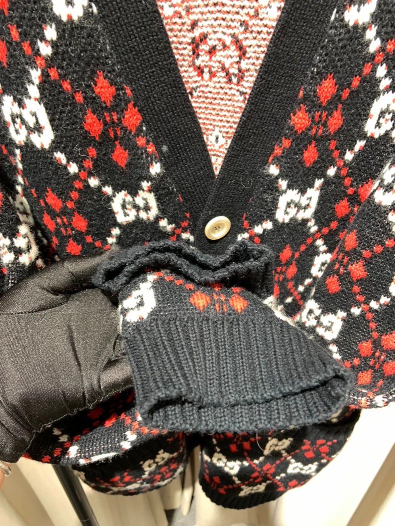 Gucci Gucci Black and red full logo old flower knitted cardigan Size US M / EU 48-50 / 2 - 4 Thumbnail