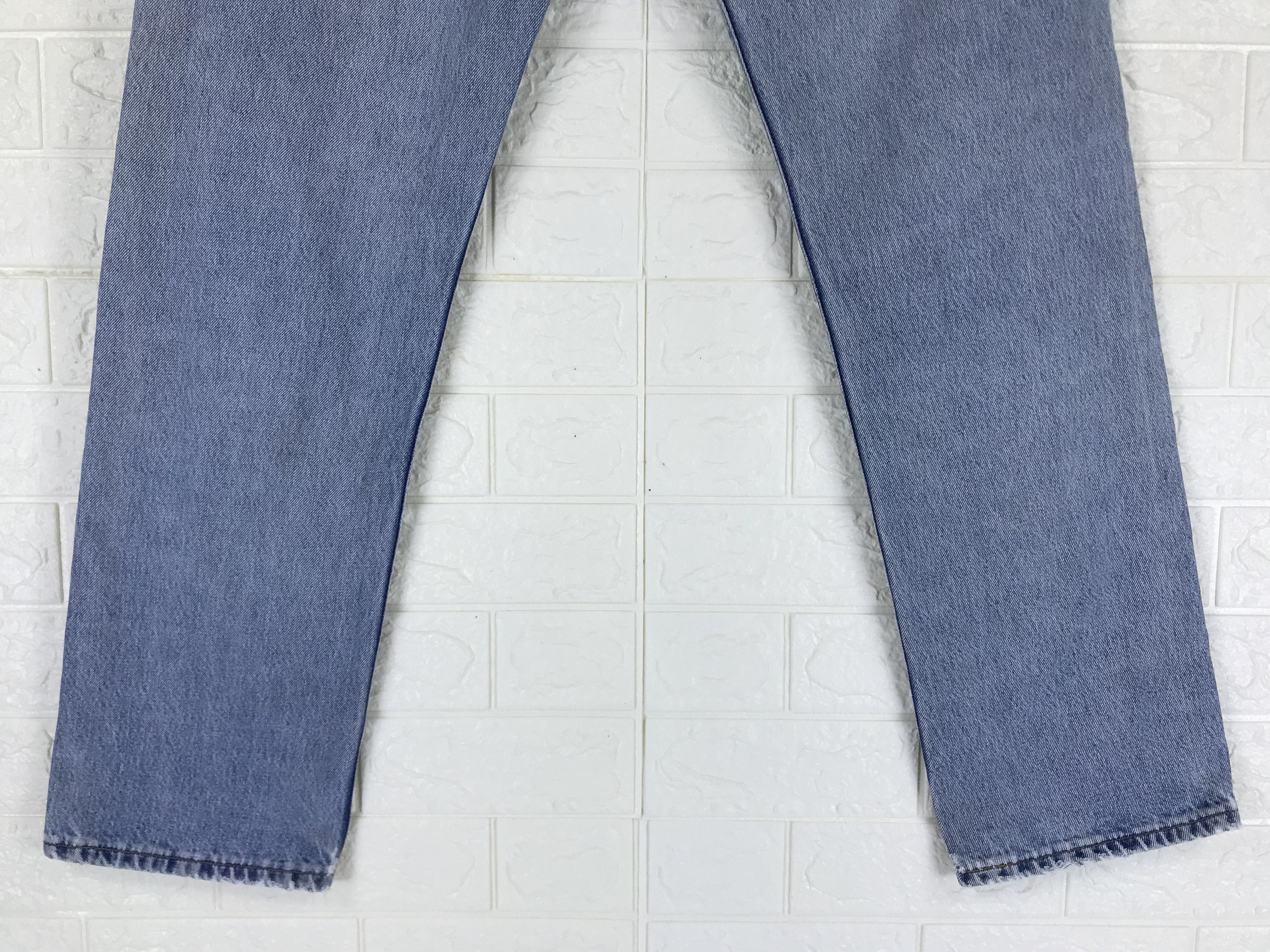 Levi's Vintage 90s Levi's 501 Light Wash Jeans Size US 34 / EU 50 - 8 Thumbnail