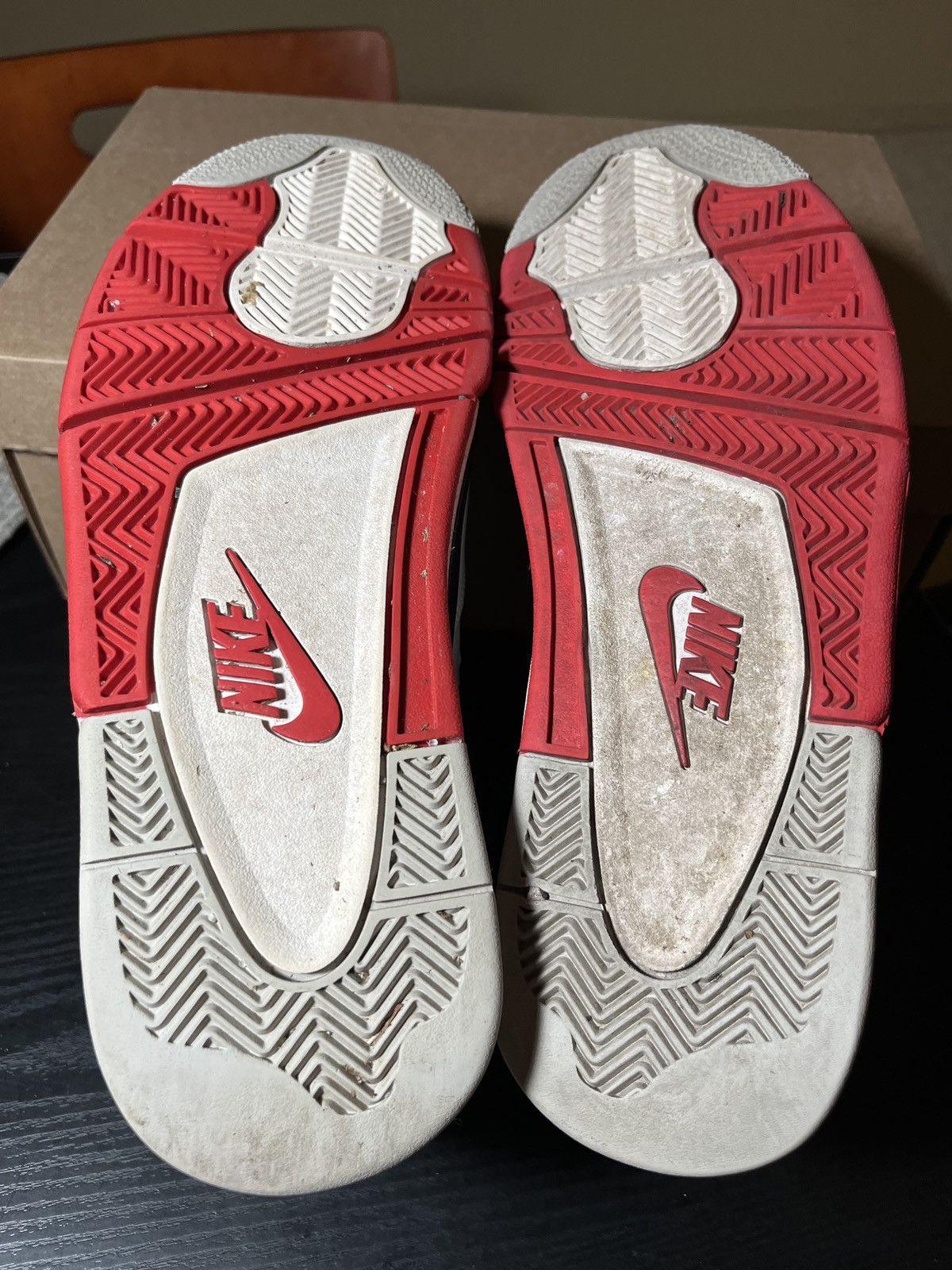 Jordan Brand Size 9.5 - Jordan 4 Retro OG Mid Fire Red 📦FAST SHIPPING📦 Size US 9.5 / EU 42-43 - 7 Thumbnail