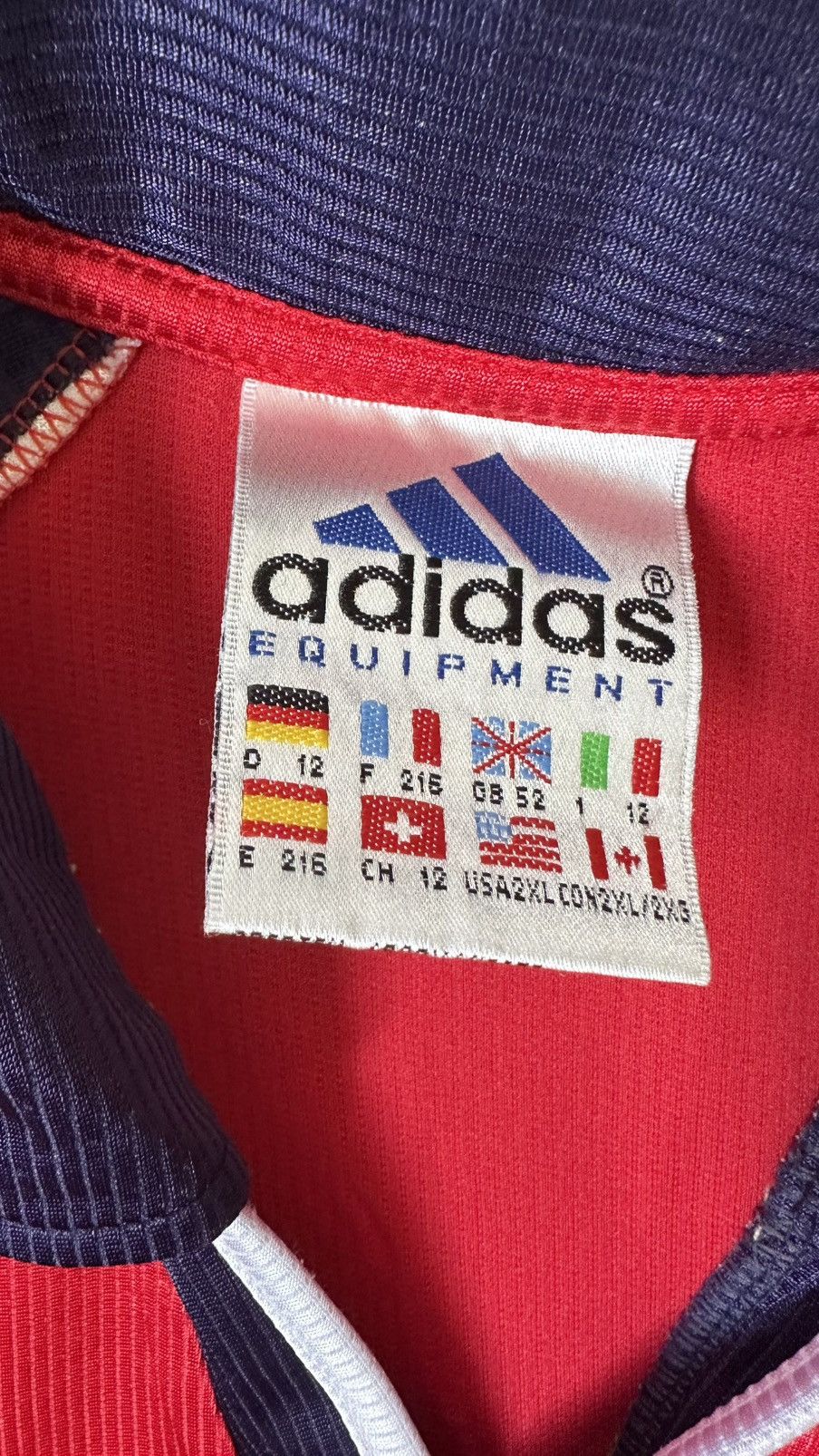 Adidas VINTAGE BAYERN MUNCHEN 99/01 JERSEY Size US L / EU 52-54 / 3 - 8 Thumbnail