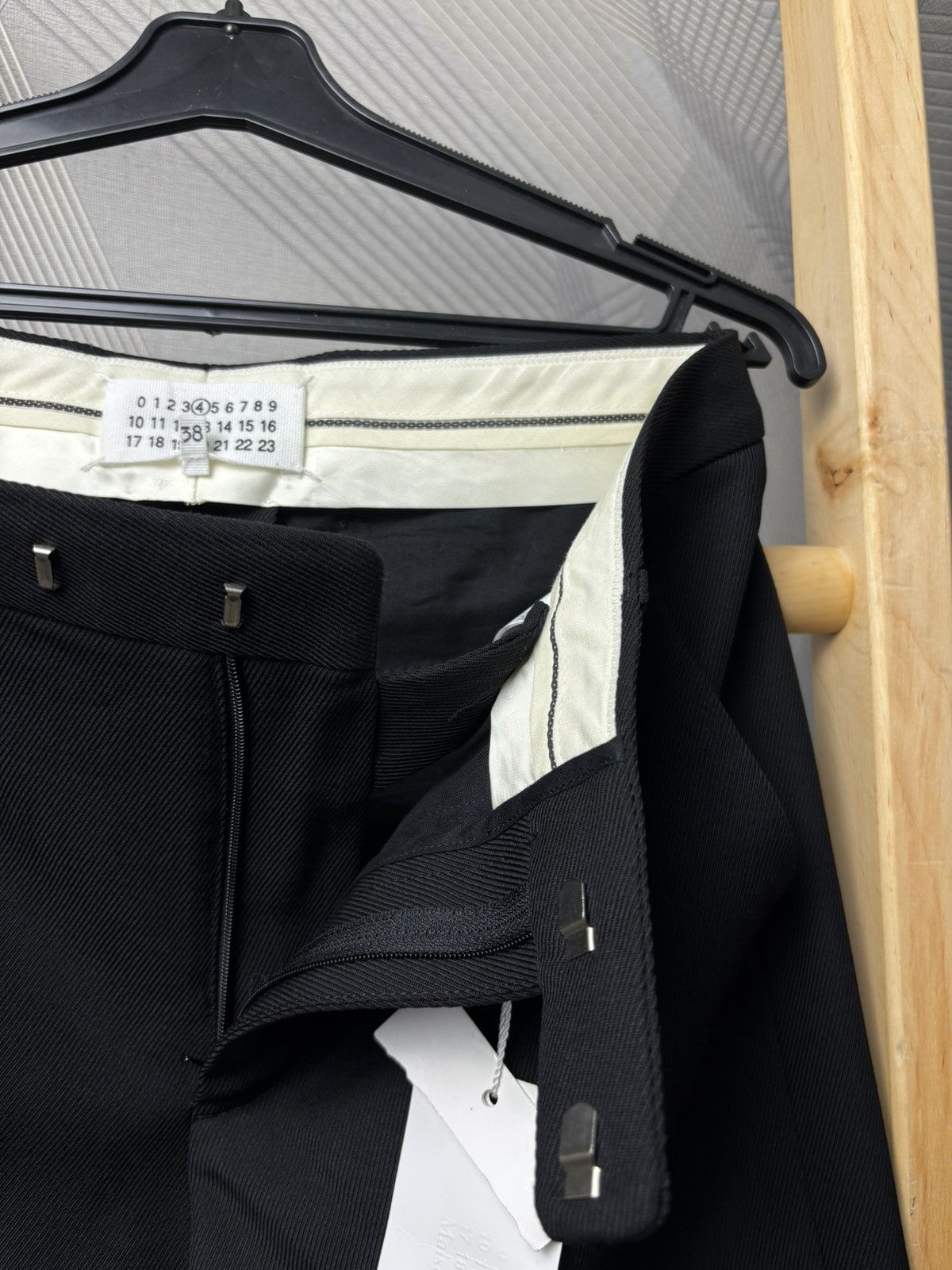Maison Margiela Maison Margiela trousers S51KA0379 Size 26" / US 2 / IT 38 - 17 Thumbnail