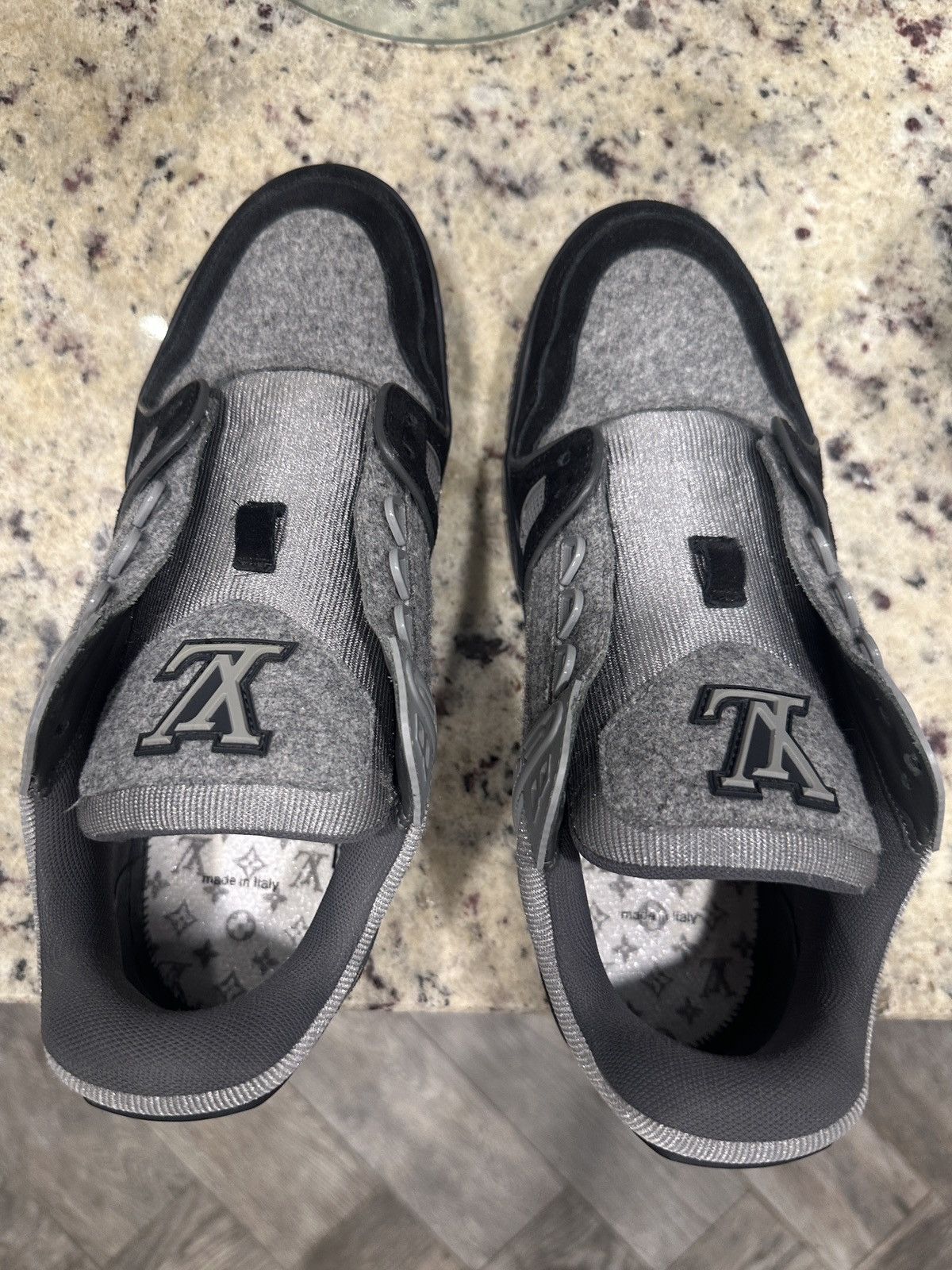 Louis Vuitton LOUIS VUITTON GREY WOOL BLACK LOW TOP TRAINERS SNEAKERS Size US 6.5 / EU 39-40 - 7 Thumbnail