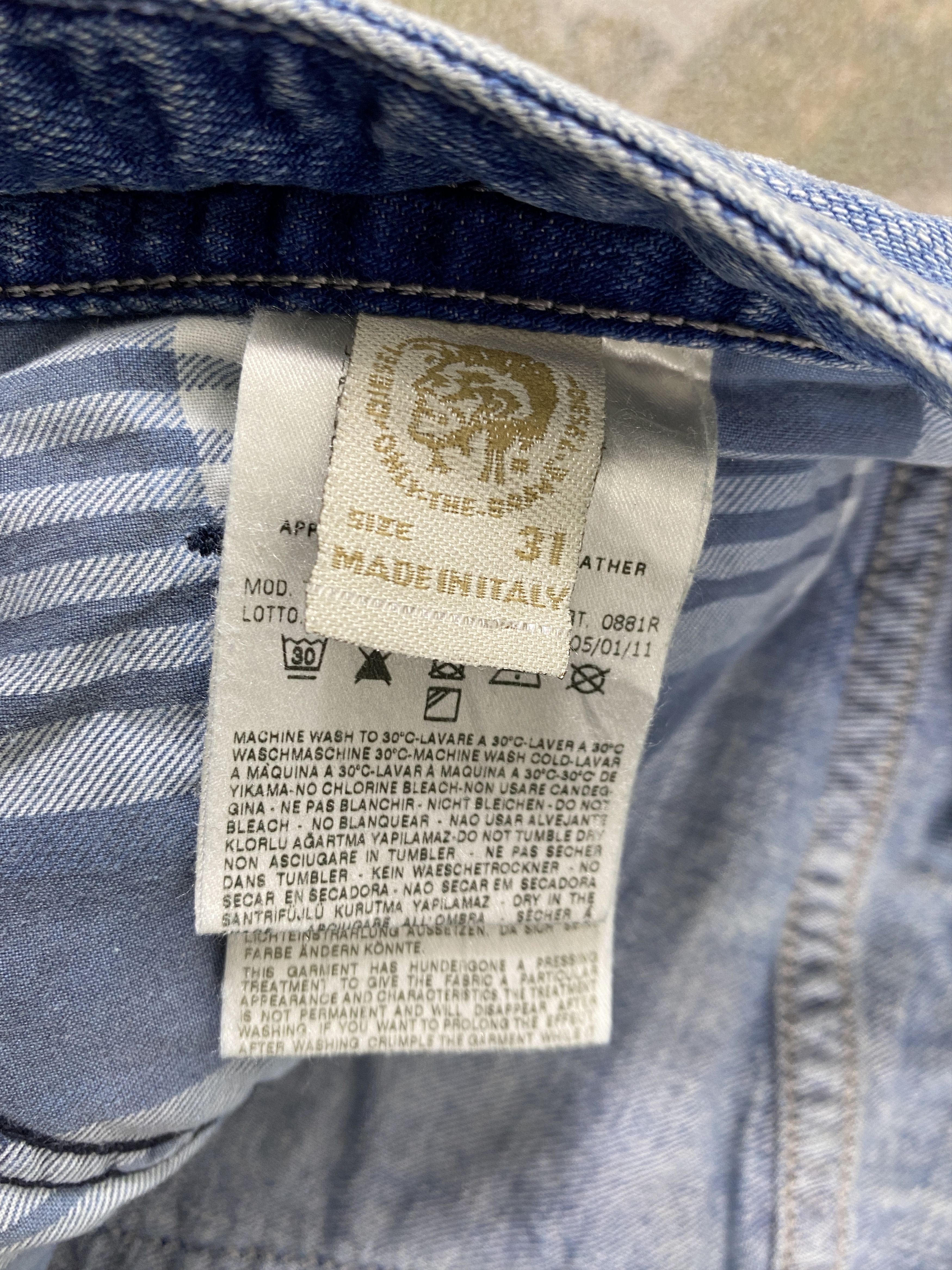 Japanese Brand Faded Blue Vintage Diesel Jeans 33x27 Denim- JN3708 Size US 33 - 9 Thumbnail