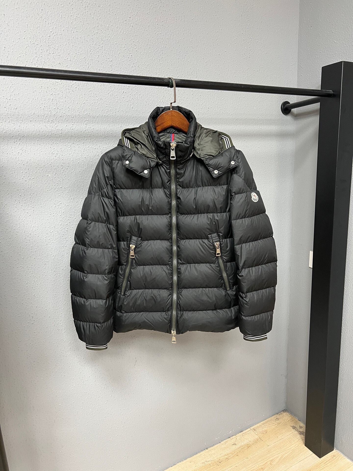 Moncler moncler hooded down jacket size 3 Size US L / EU 52-54 / 3 - 1 Thumbnail