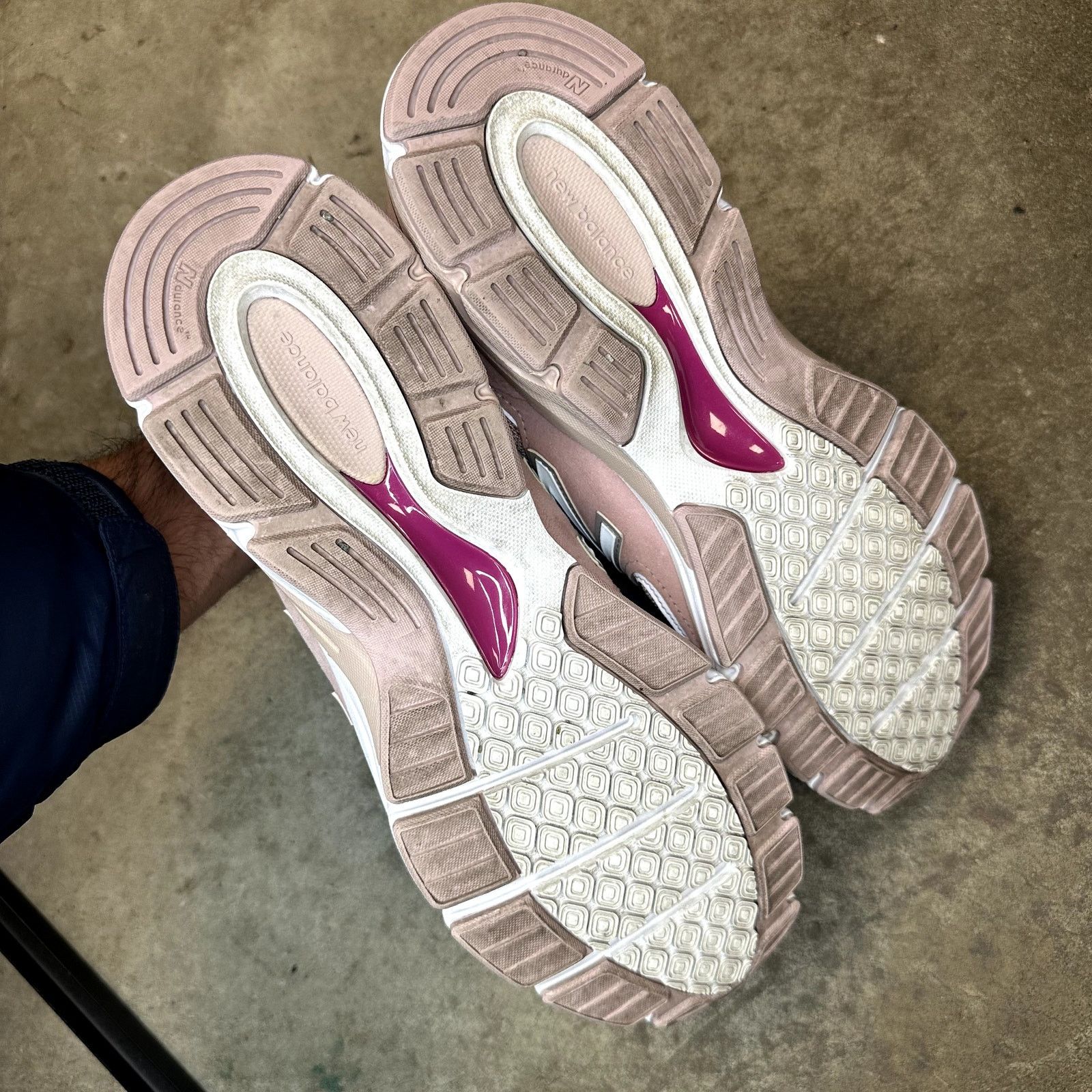 New Balance New Balance 990v4 'Breast Cancer Awareness' Size US 11.5 / EU 44-45 - 7 Thumbnail