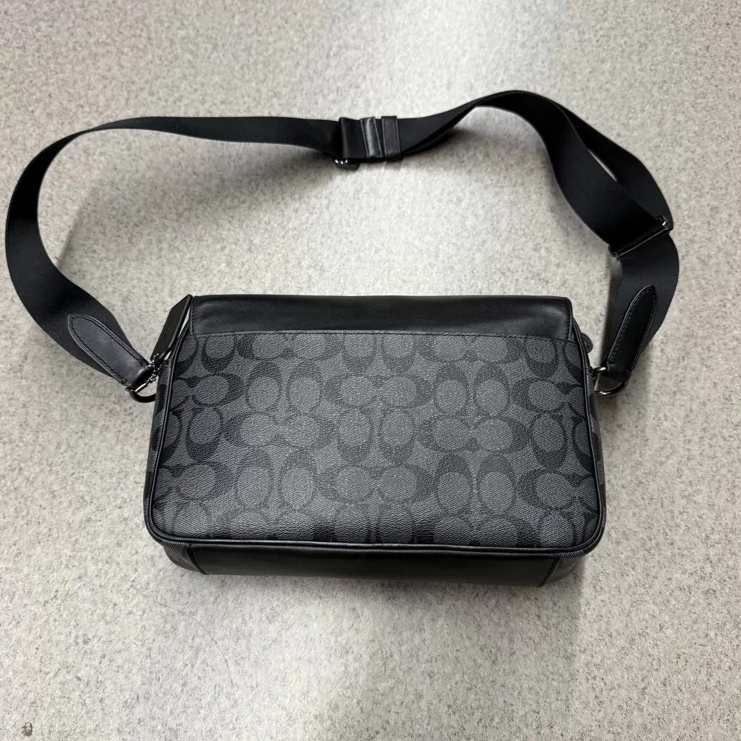 Coach CoachTrackBlackMonogramMessengerBag-GentlyUsed Size ONE SIZE - 2 Thumbnail