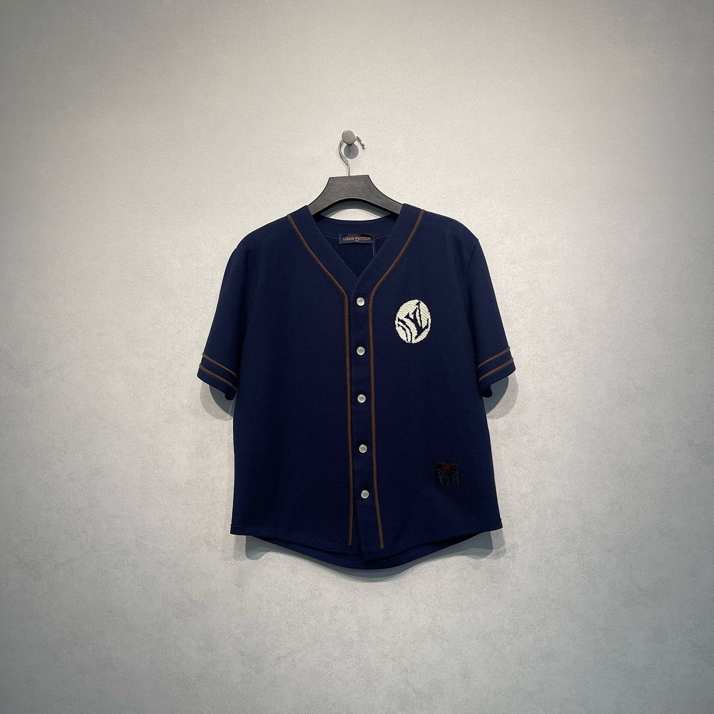 Louis Vuitton Louis Vuitton Knit Baseball Shirt Size M Size US M / EU 48-50 / 2 - 1 Thumbnail