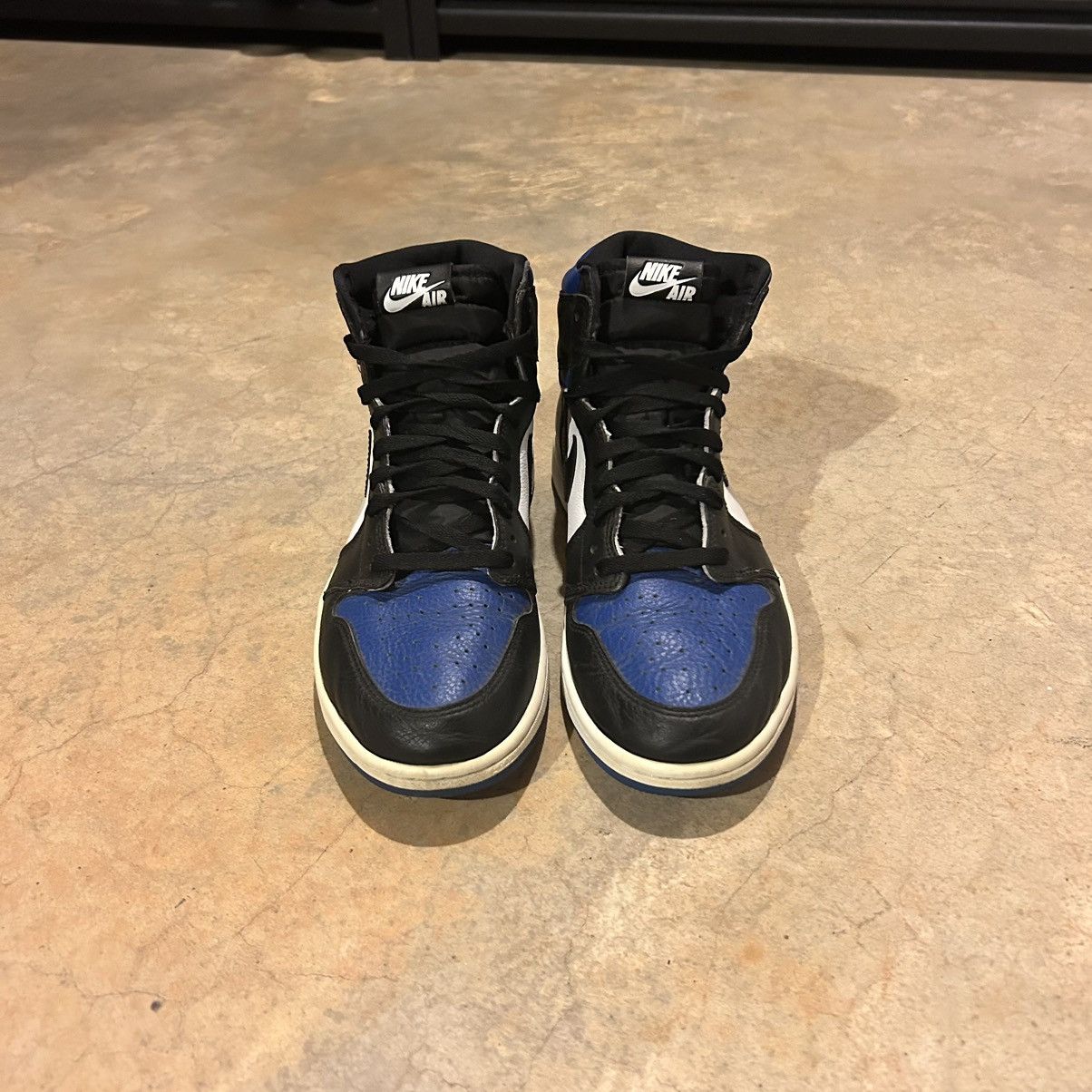 Jordan Brand × Nike Air Jordan 1 Retro High Royal Toe 2020 US 10.5 Size US 10.5 / EU 43-44 - 3 Thumbnail