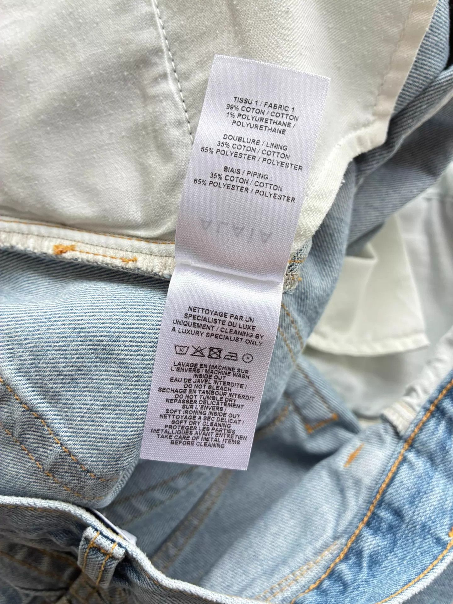 Alaia ALAIA High-Waisted Curved Leg Jeans 36 Light Blue Size 26" / US 2 / IT 38 - 7 Thumbnail