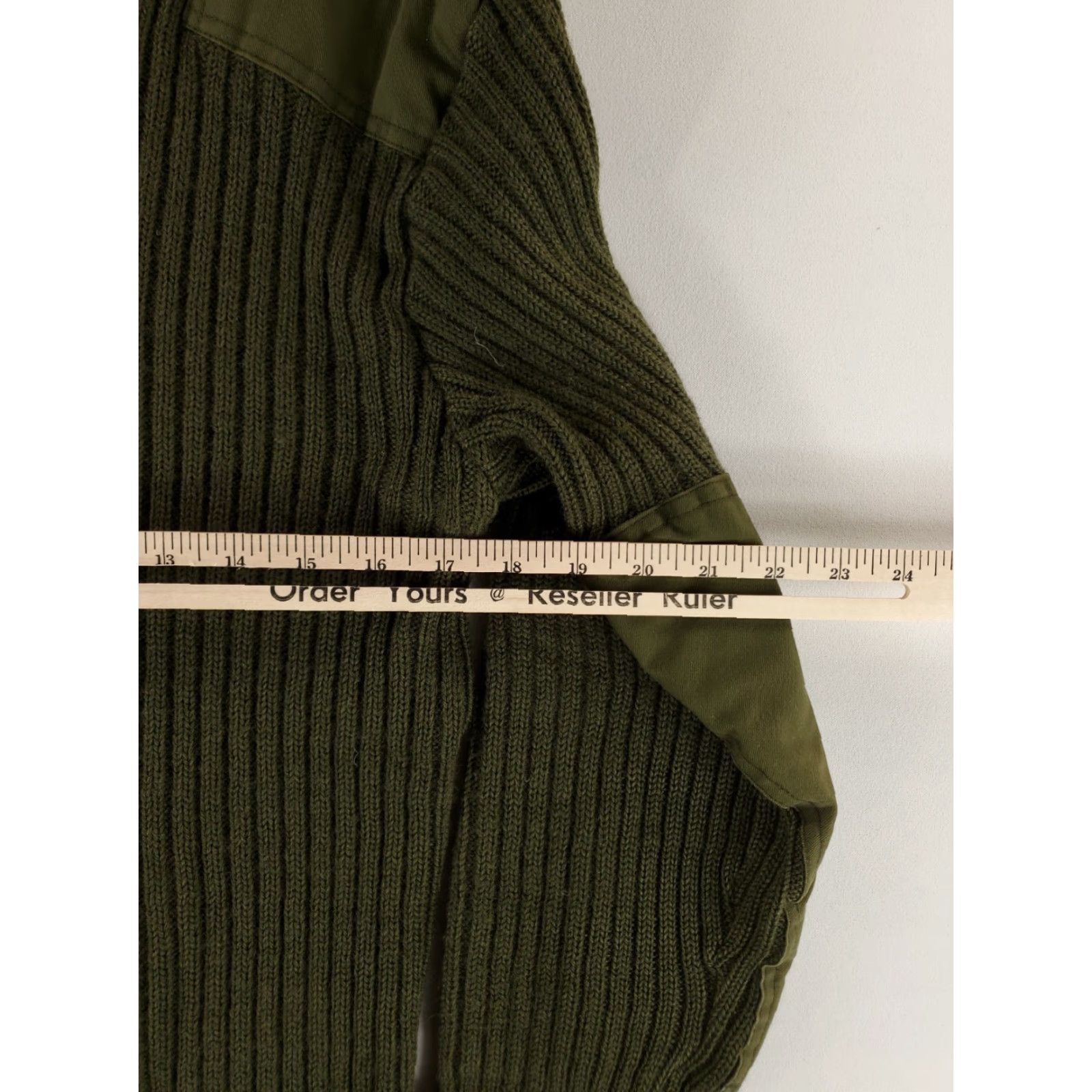 Commando VINTAGE USMC Commando Sweater 100% Wool Olive Green Pullover Mens L 42 Green Pullover Men L 42 Mended hole Size US L / EU 52-54 / 3 - 5 Thumbnail