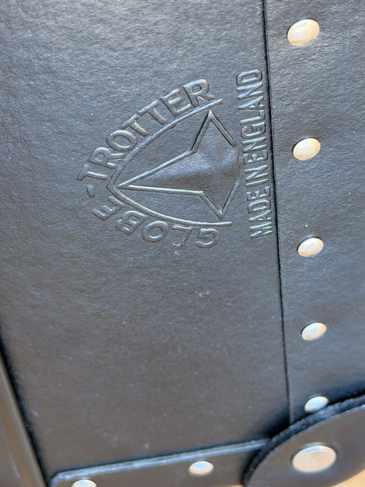 Globe-Trotter Rare Alexander McQueen Globe-Trotter Studded Leather Bag Size ONE SIZE - 6 Thumbnail